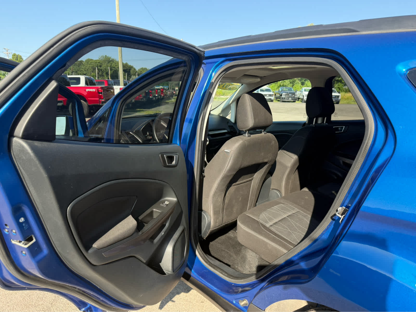 2019 Ford EcoSport SE - Lightning Blue Metallic exterior view 18