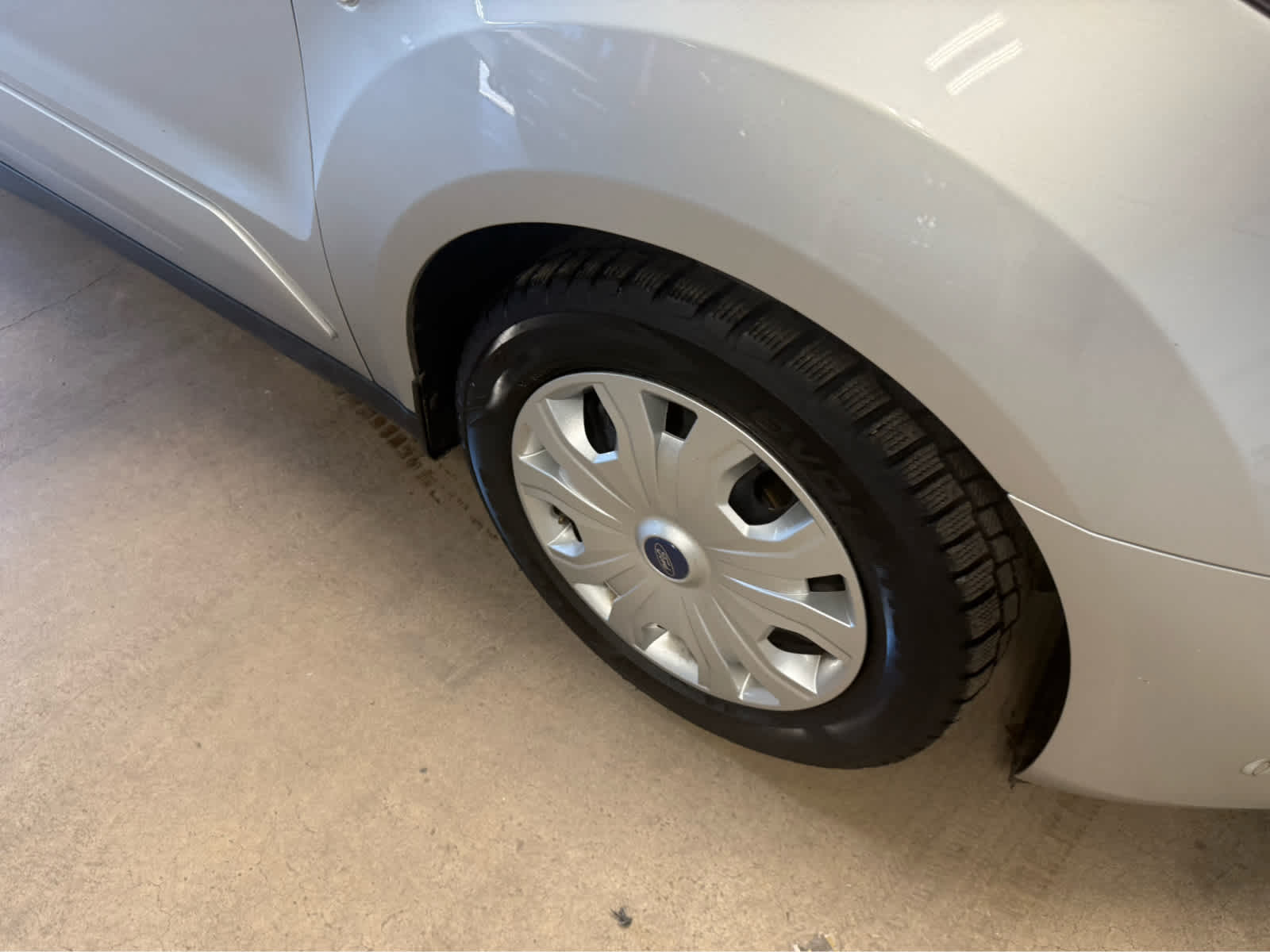 2022 Ford Transit Connect Wagon XLT - Silver exterior view 4