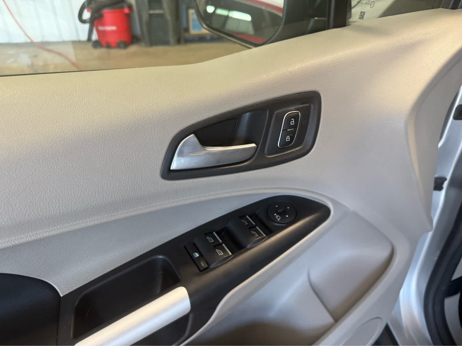 2022 Ford Transit Connect Wagon XLT - Silver exterior view 7