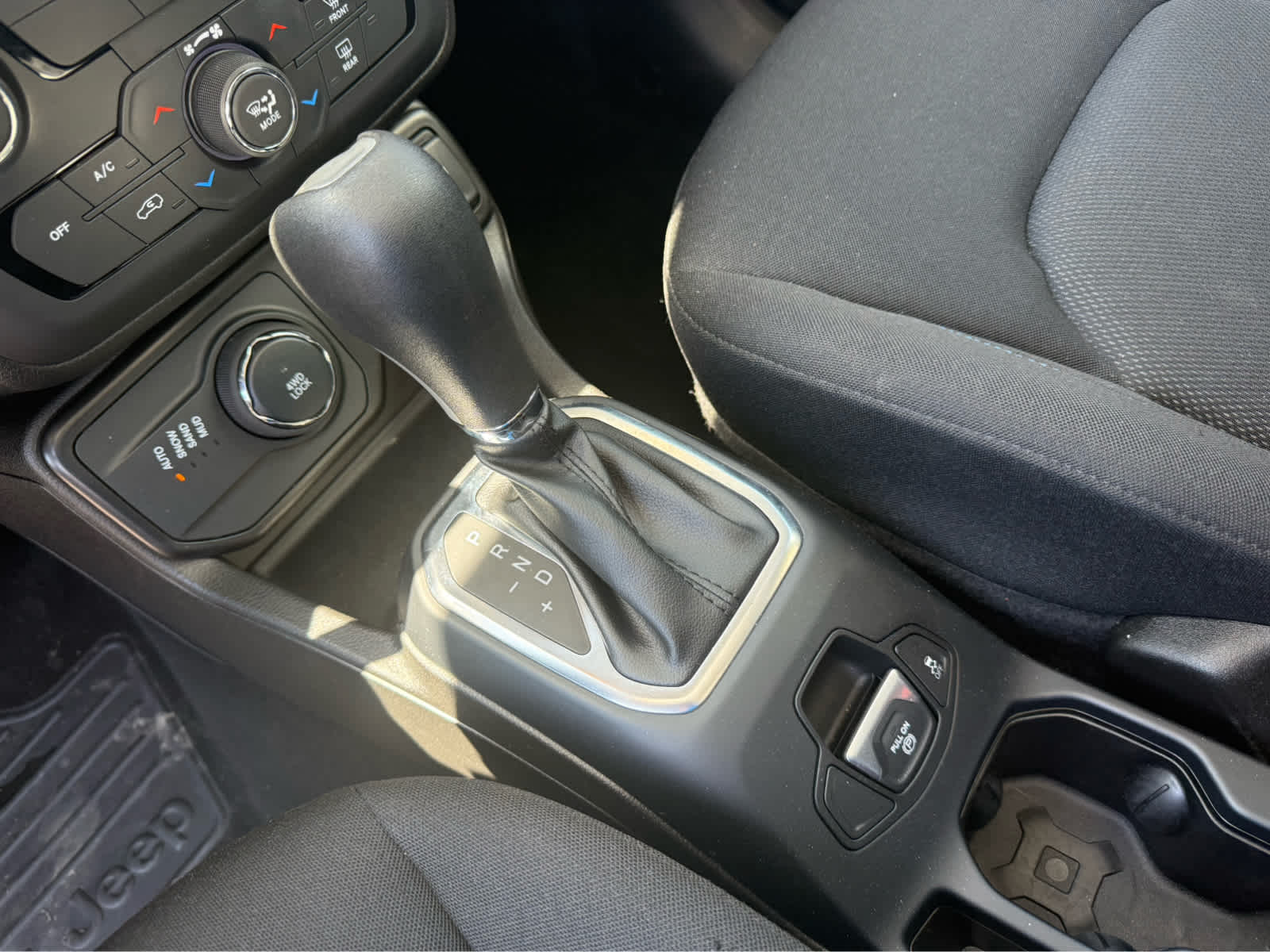 2021 Jeep Renegade Islander - Bikini Metallic Clearcoat exterior view 14