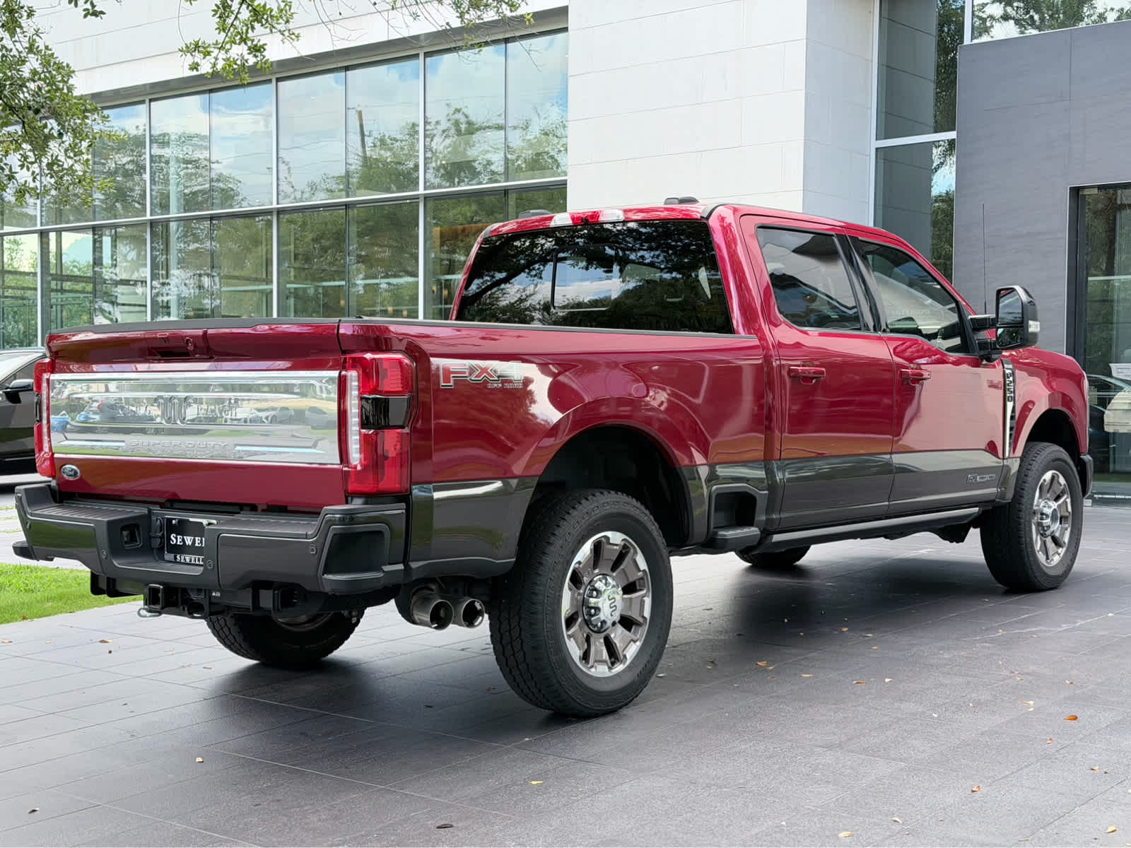 Used 2024 Rapid Red Metallic Tinted Clearcoat/Darkened Bronz Ford King Ranch image 4