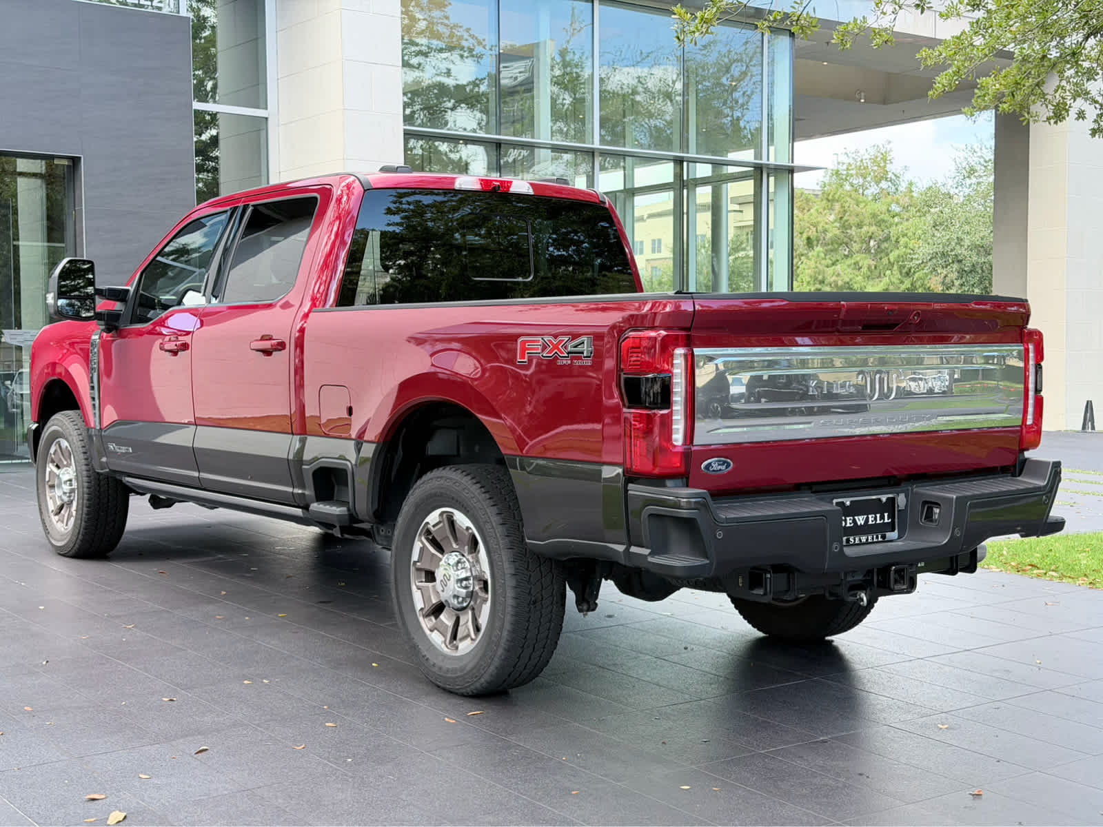 Used 2024 Rapid Red Metallic Tinted Clearcoat/Darkened Bronz Ford King Ranch image 7