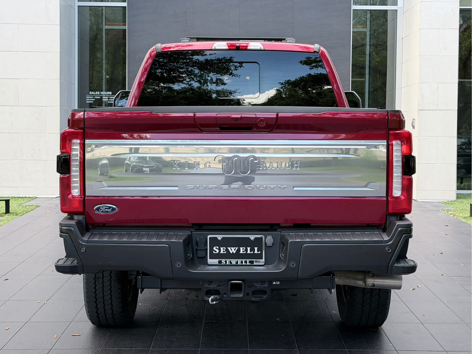 Used 2024 Rapid Red Metallic Tinted Clearcoat/Darkened Bronz Ford King Ranch image 5