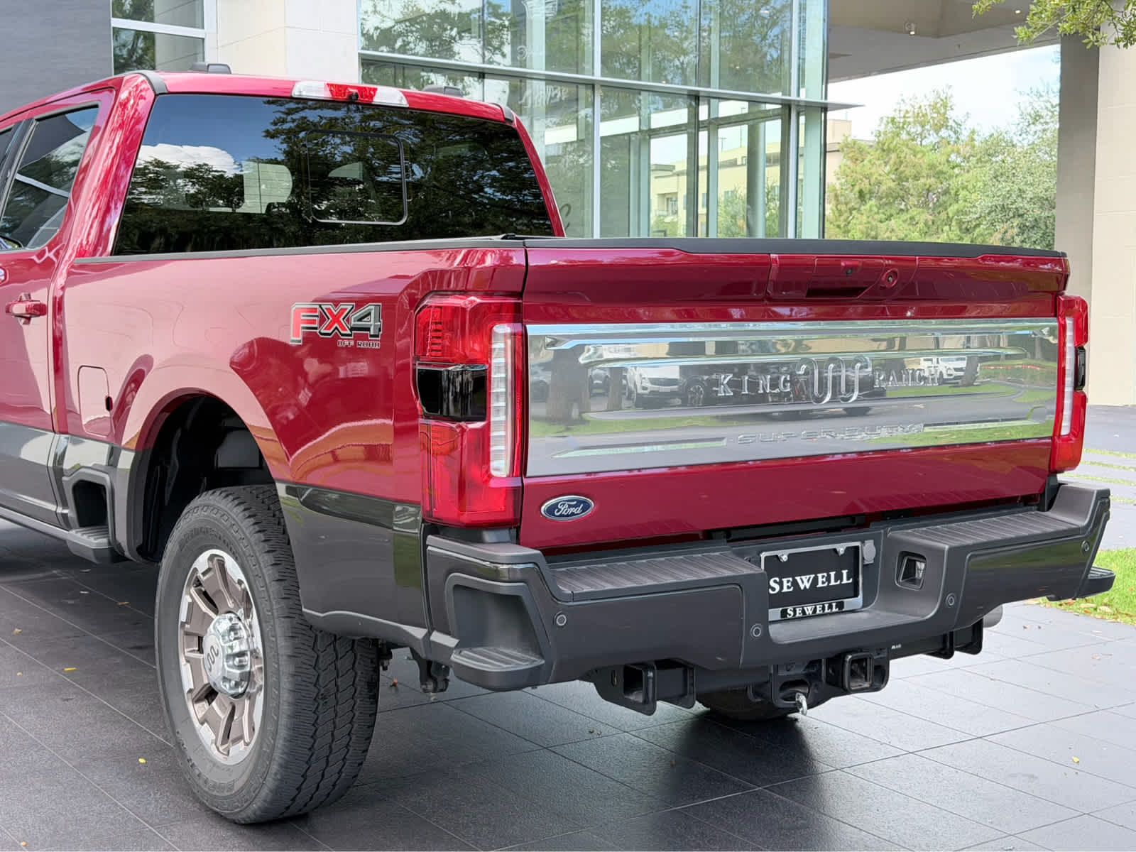Used 2024 Rapid Red Metallic Tinted Clearcoat/Darkened Bronz Ford King Ranch image 11