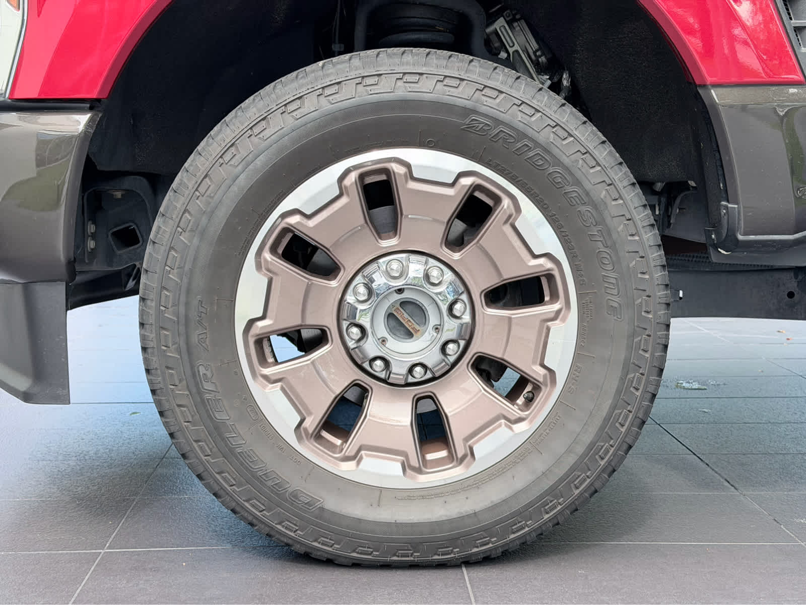 Used 2024 Rapid Red Metallic Tinted Clearcoat/Darkened Bronz Ford King Ranch image 13