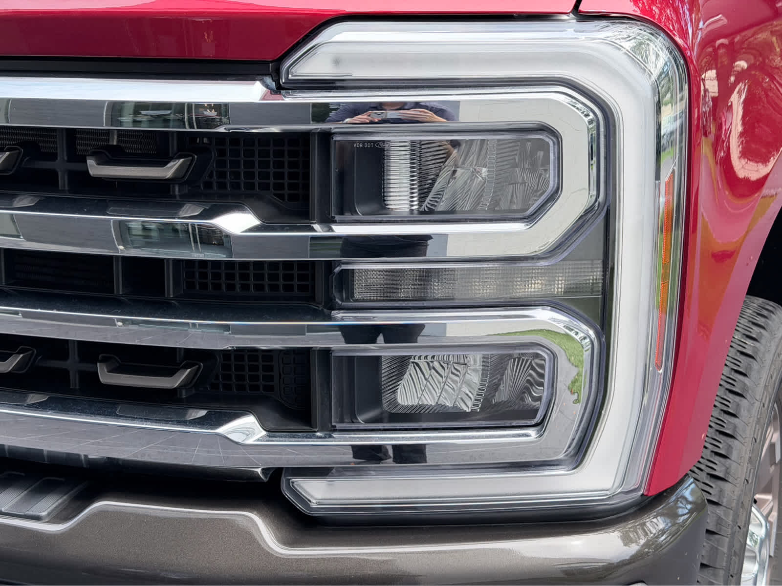 Used 2024 Rapid Red Metallic Tinted Clearcoat/Darkened Bronz Ford King Ranch image 10