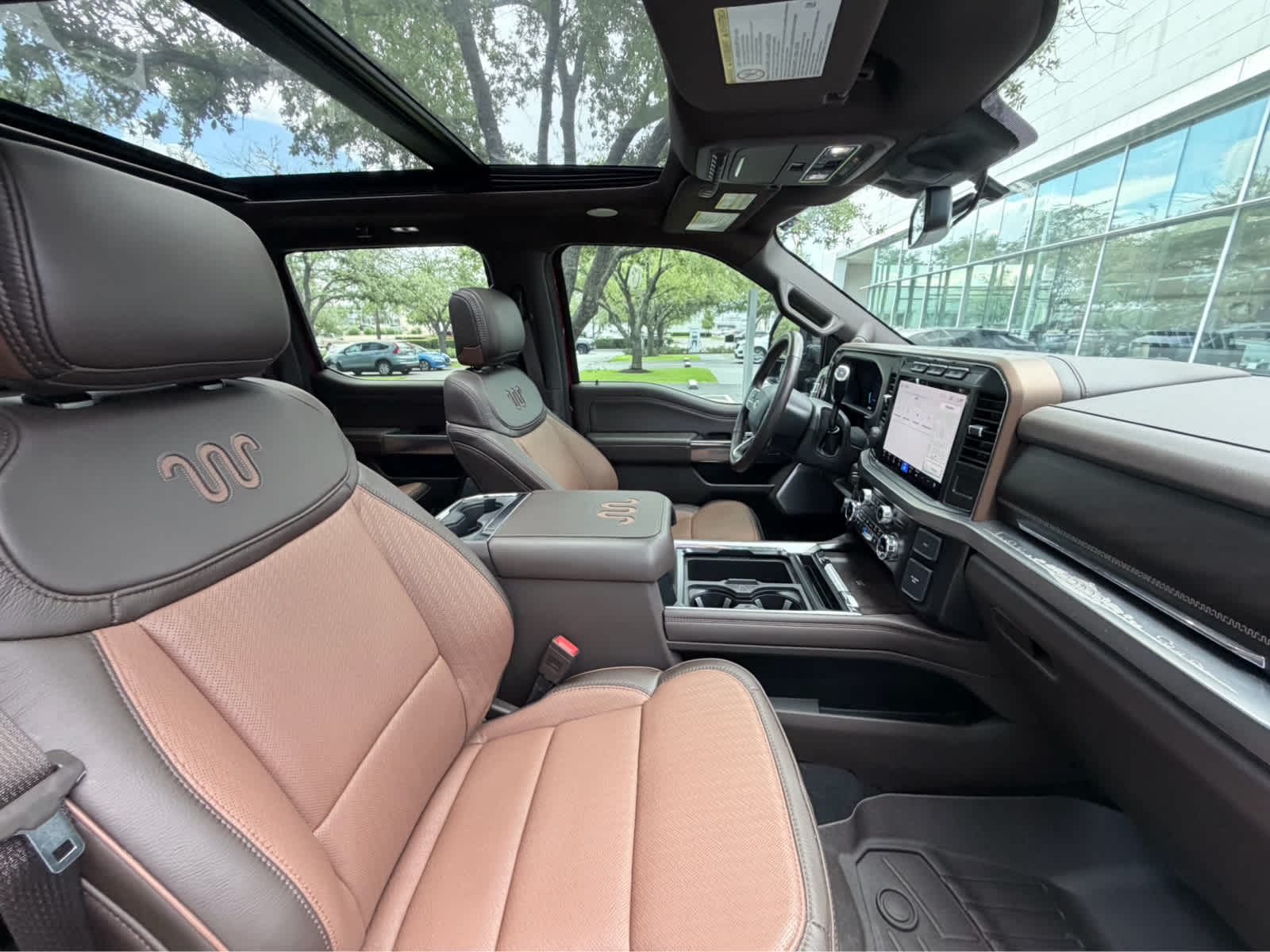 Used 2024 Rapid Red Metallic Tinted Clearcoat/Darkened Bronz Ford King Ranch image 18