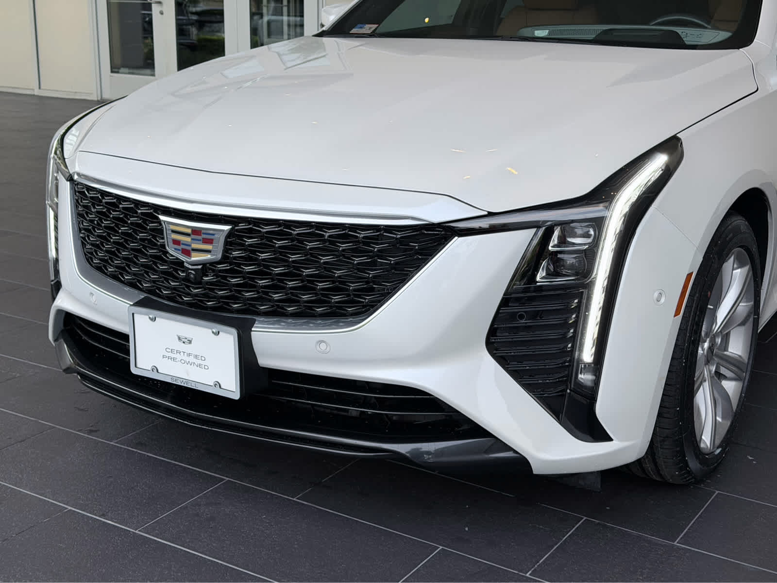 Certified Used 2025 Crystal White Tricoat Cadillac Premium Luxury image 8