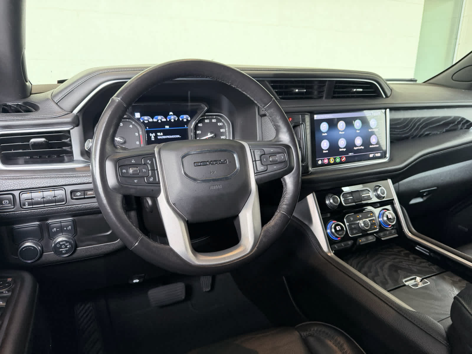 Used 2021 White Frost Tricoat GMC Denali image 13
