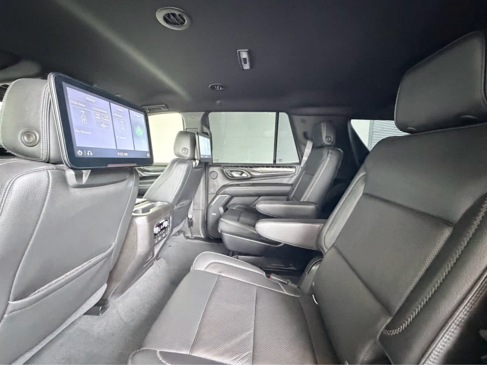 Used 2021 White Frost Tricoat GMC Denali image 33