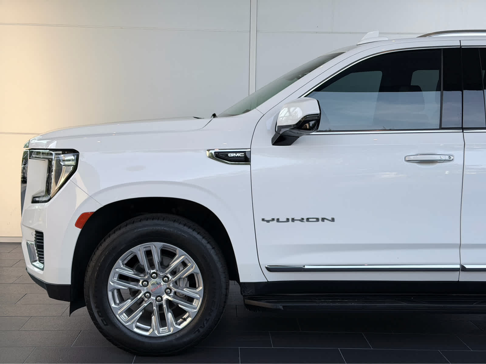 Used 2023 Summit White GMC SLT image 7