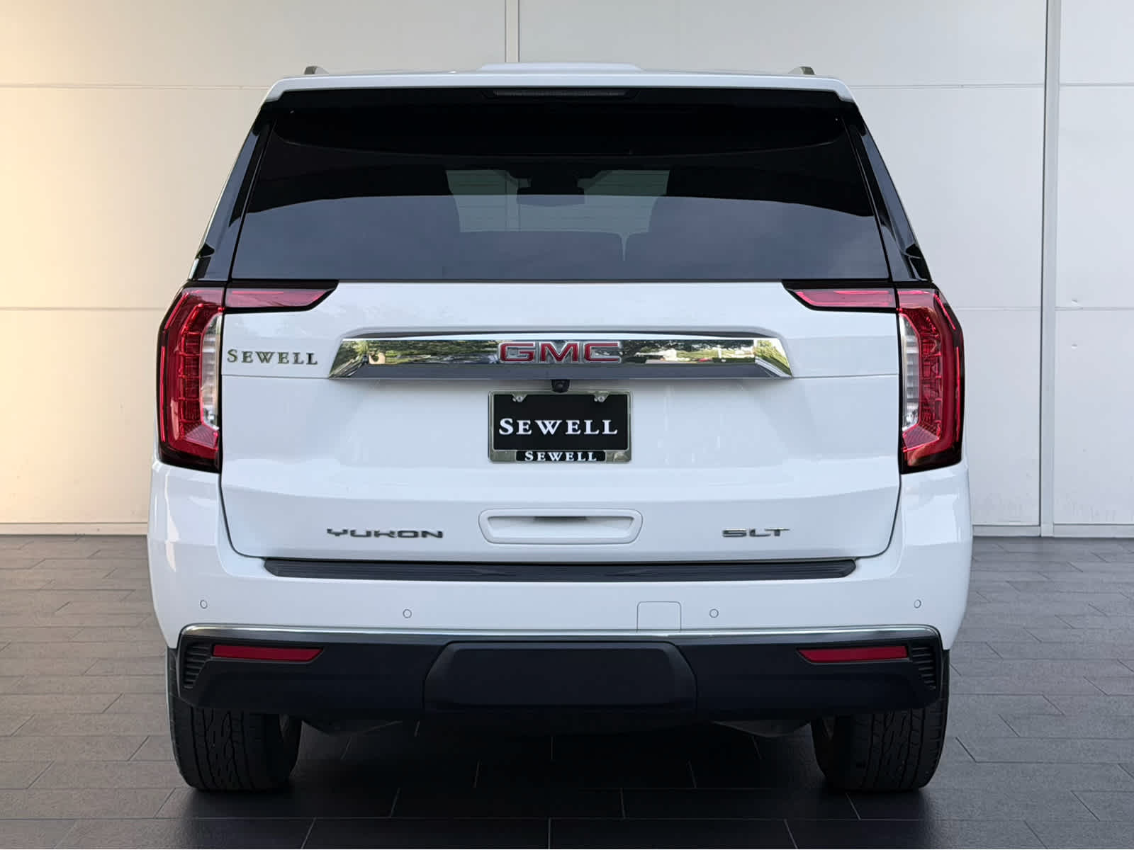 Used 2023 Summit White GMC SLT image 5