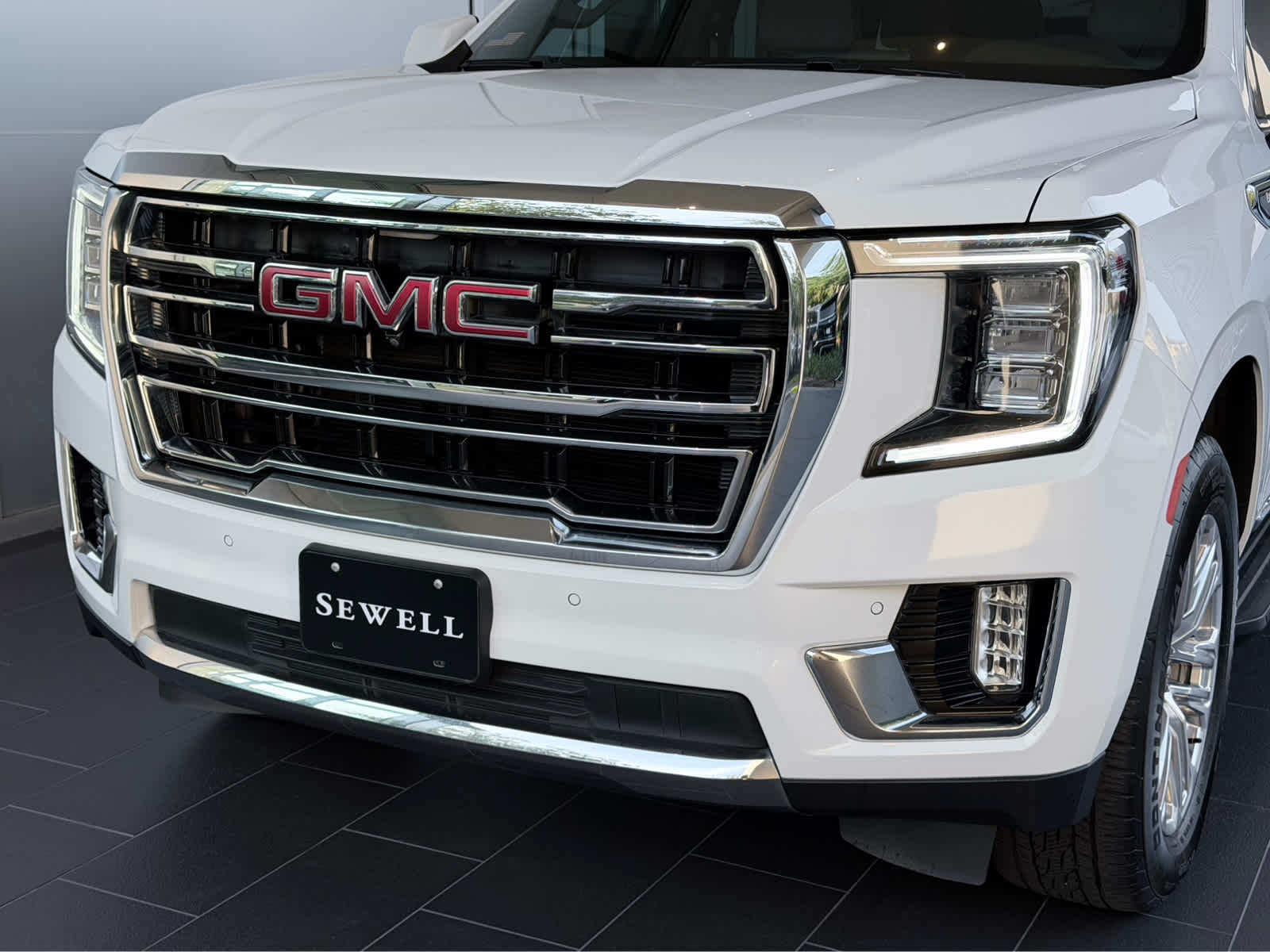 Used 2023 Summit White GMC SLT image 8