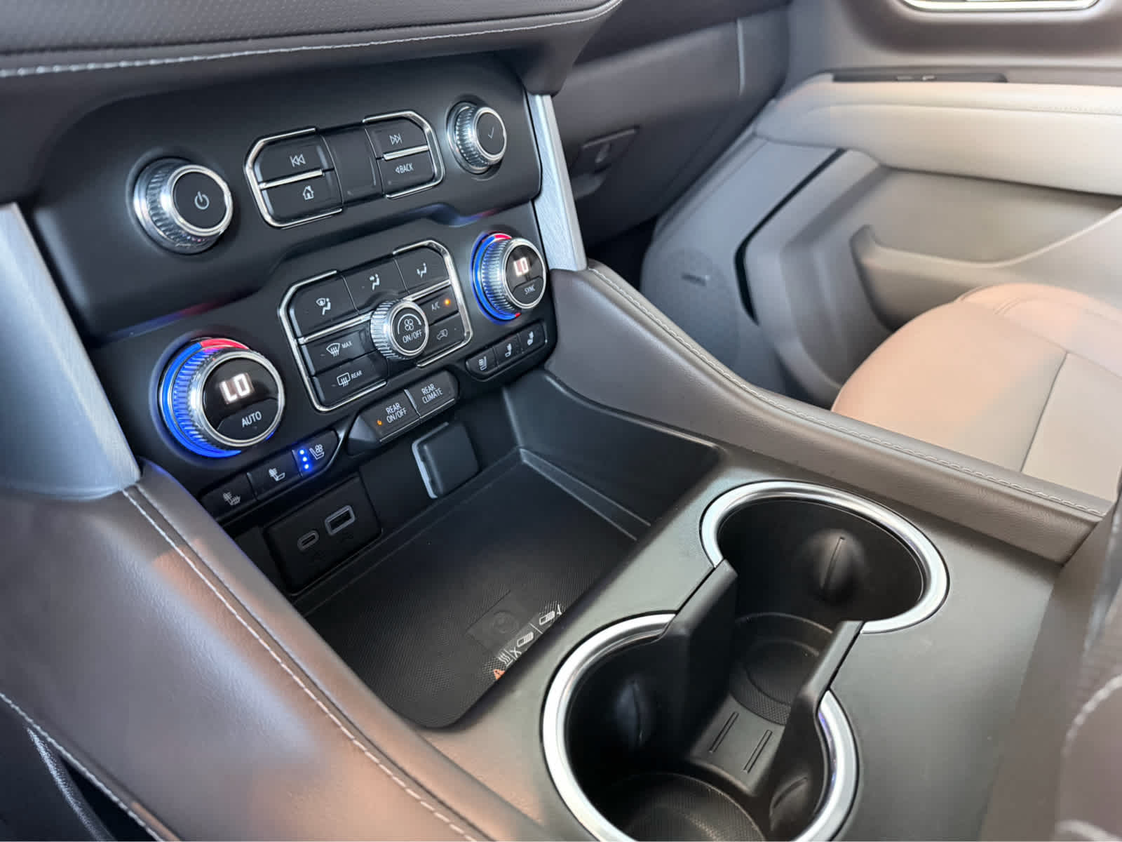 Used 2023 Summit White GMC SLT image 21