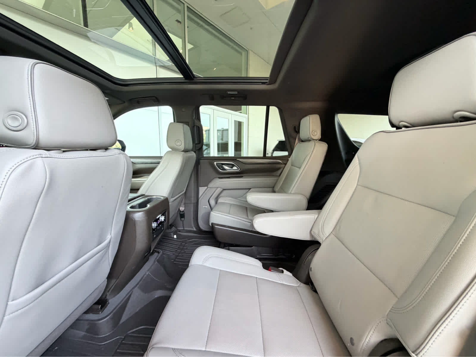 Used 2023 Summit White GMC SLT image 32