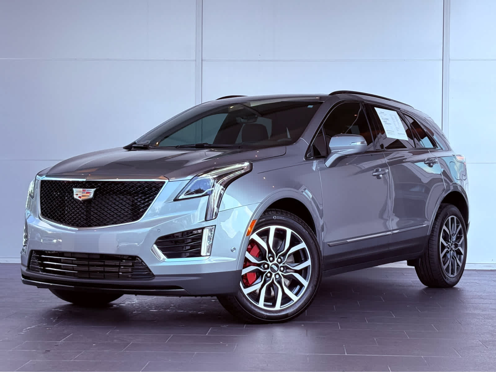 2025 Cadillac XT5 Sport's photo