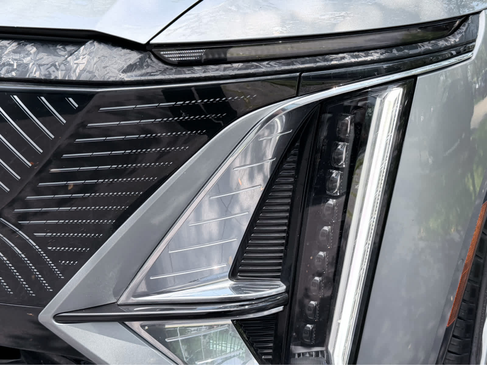 Used 2024 Argent Silver Metallic Cadillac Luxury 3 image 9