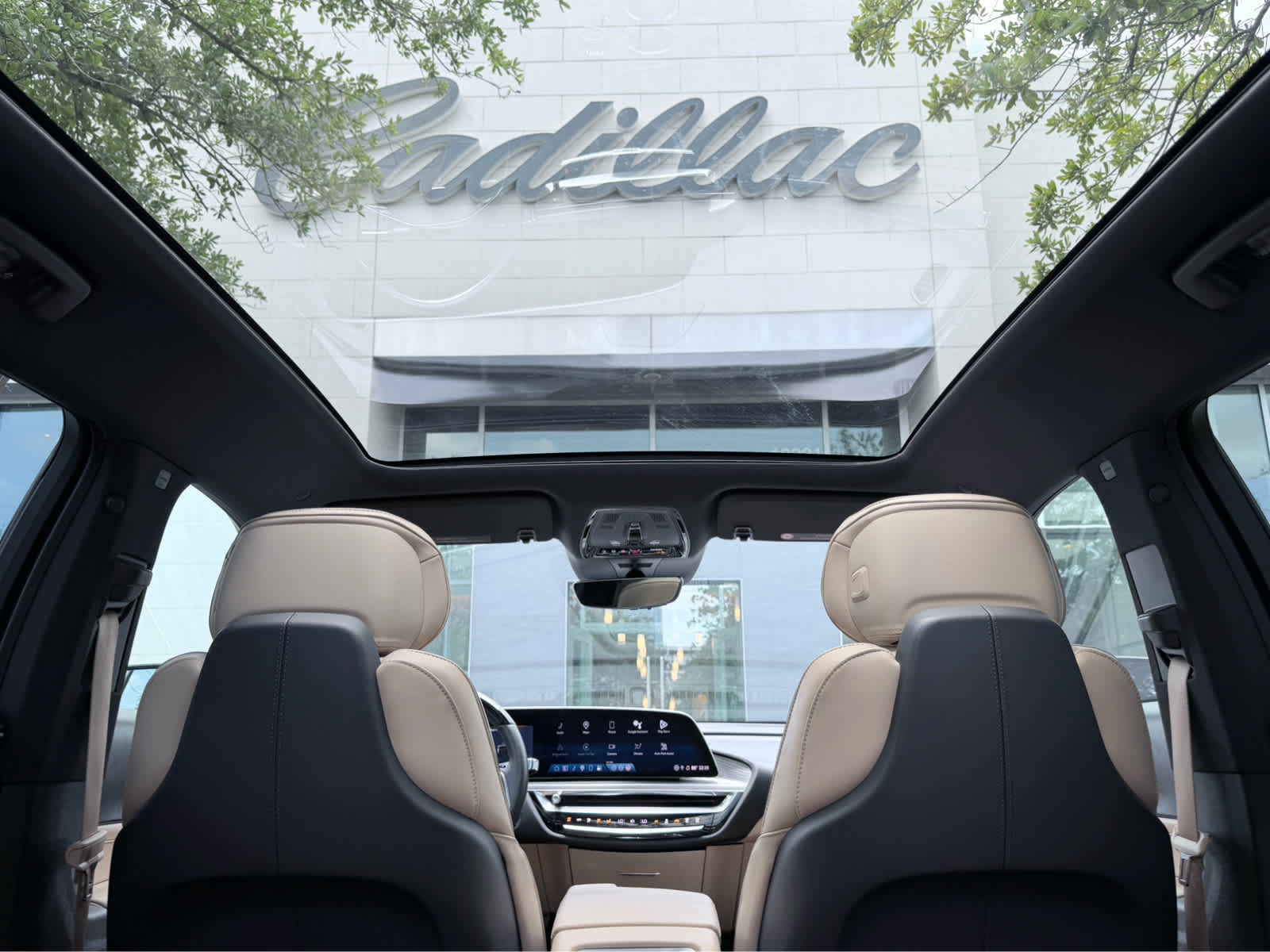 Used 2024 Argent Silver Metallic Cadillac Luxury 3 image 32