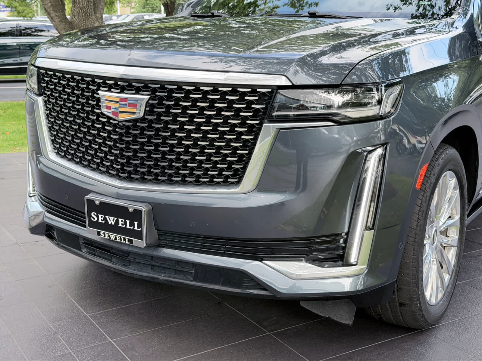Used 2021 Shadow Metallic Cadillac Premium Luxury image 6
