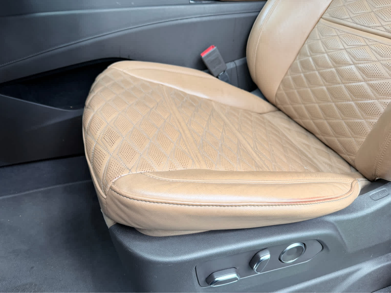 Used 2021 Shadow Metallic Cadillac Premium Luxury image 23