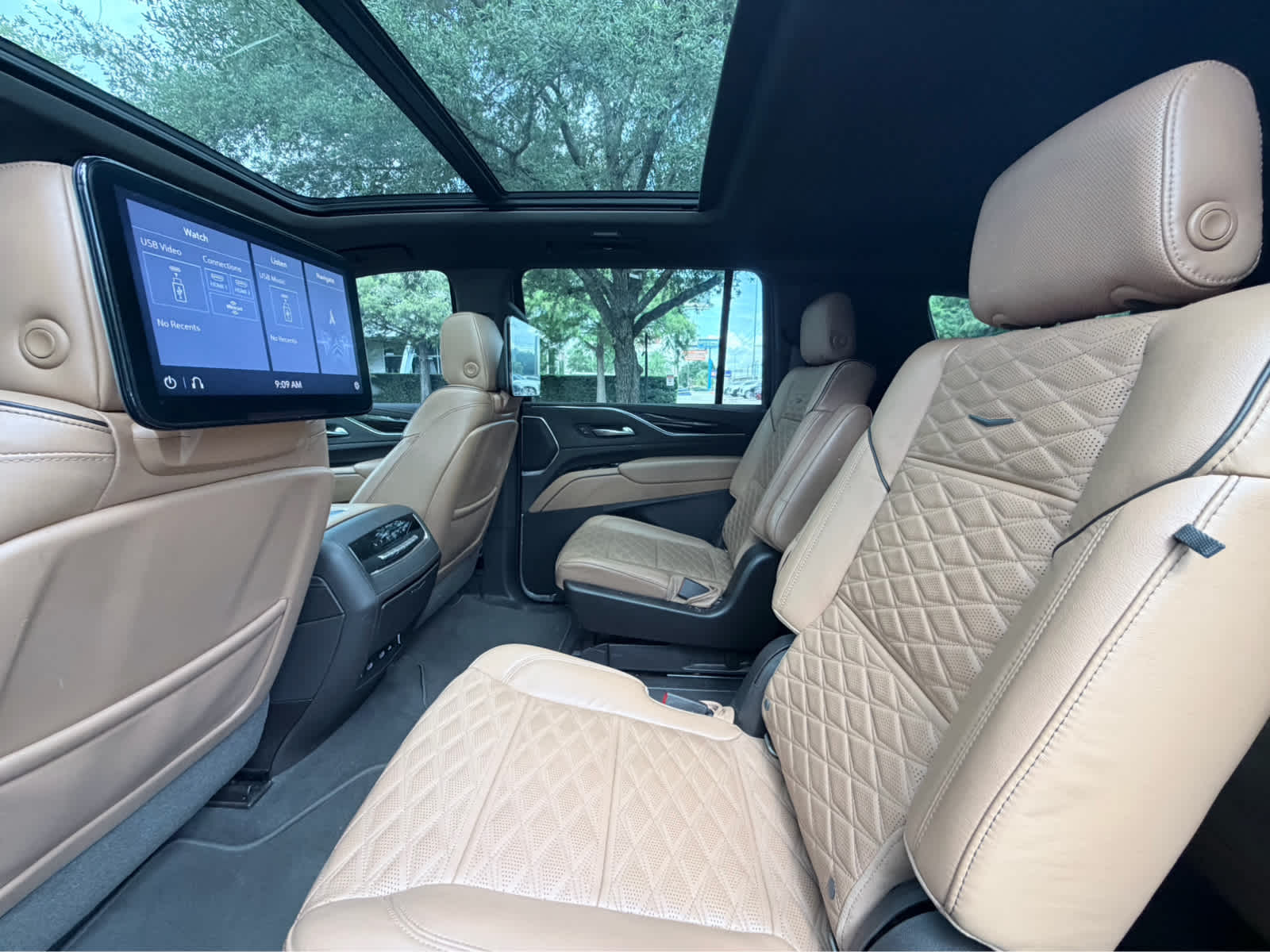 Used 2021 Shadow Metallic Cadillac Premium Luxury image 27