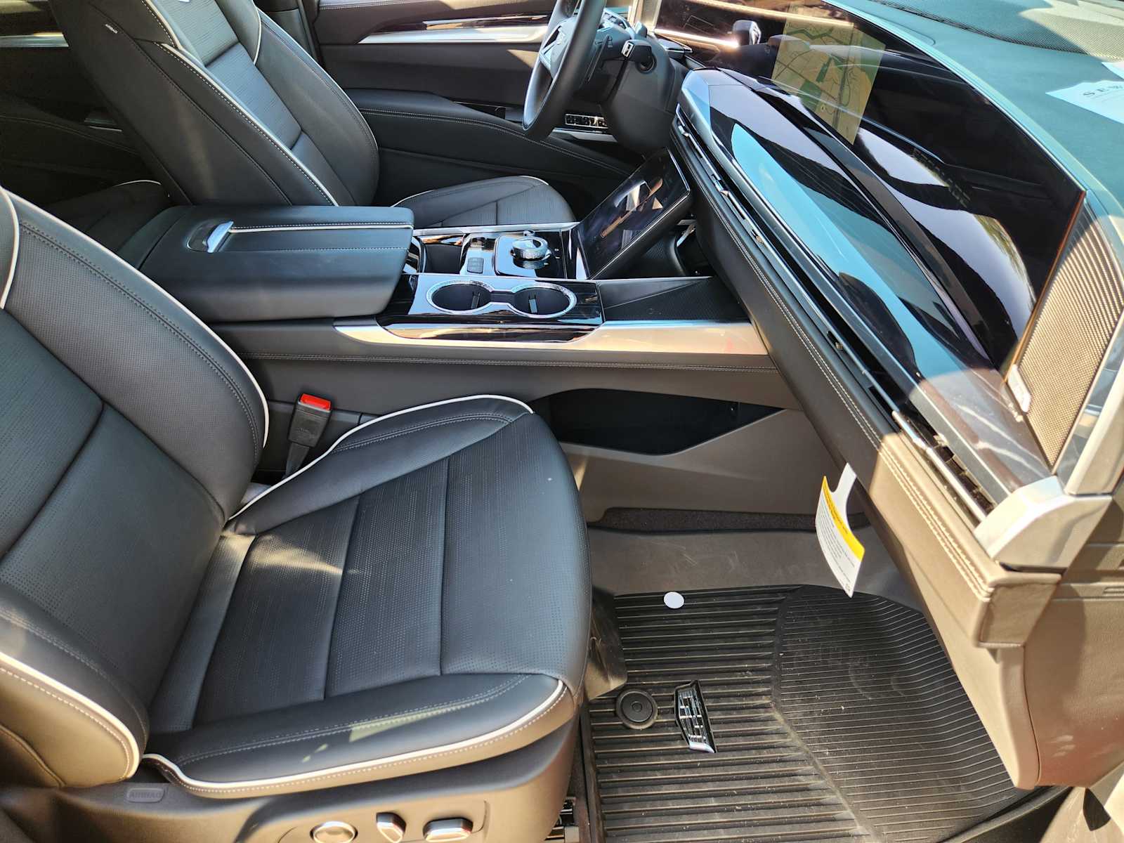 2026 Cadillac Escalade Sport - Photo 9