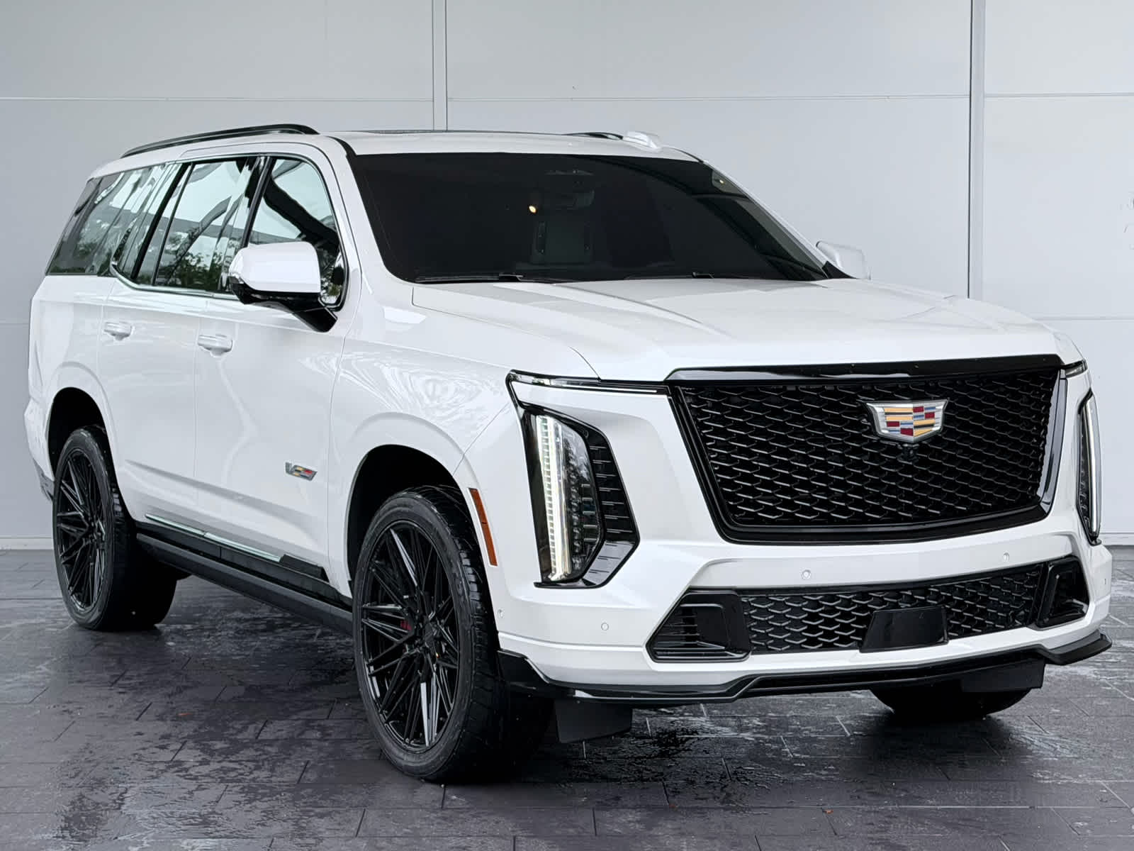 Used 2025 Crystal White Tricoat Cadillac Escalade-V image 3
