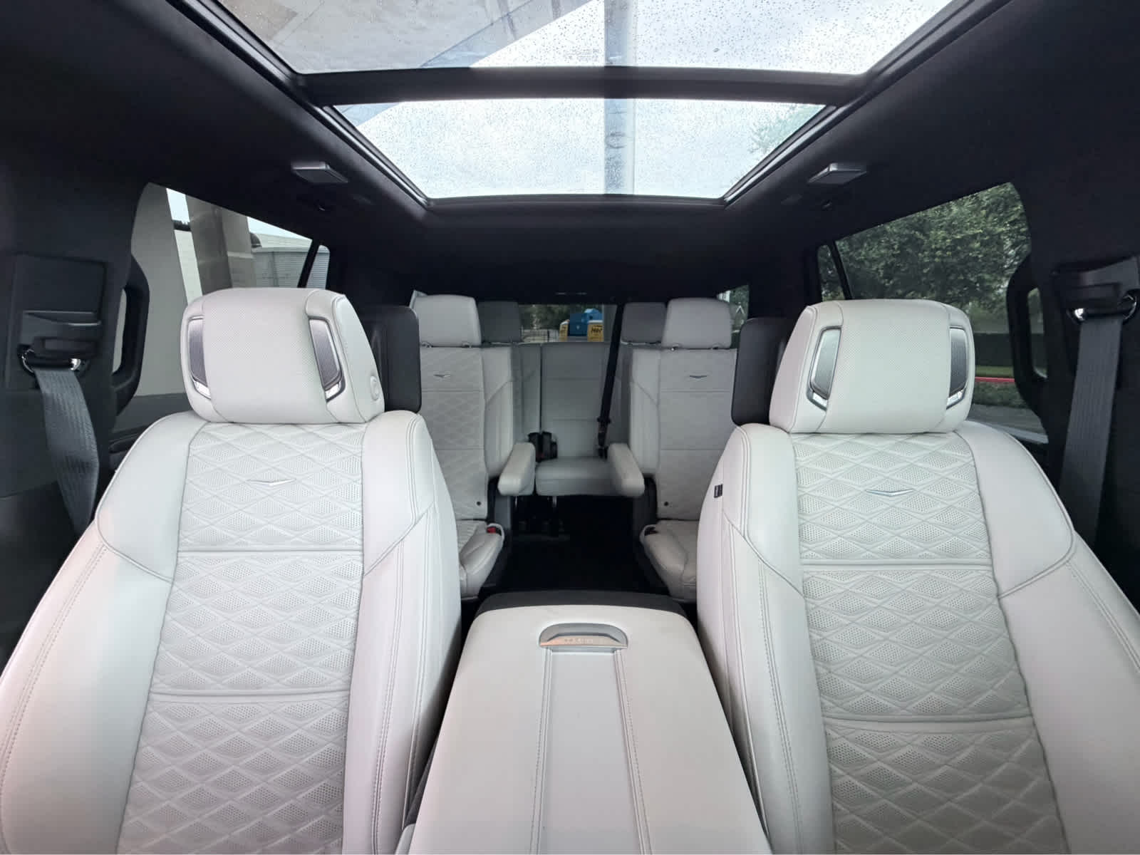 Used 2025 Crystal White Tricoat Cadillac Escalade-V image 17