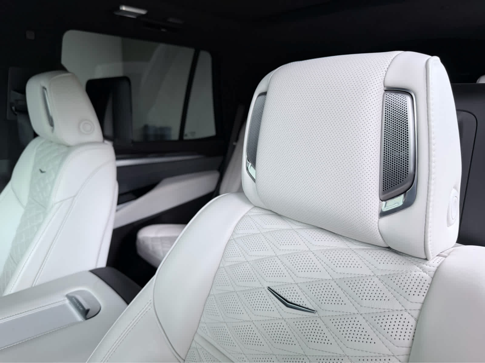 Used 2025 Crystal White Tricoat Cadillac Escalade-V image 27
