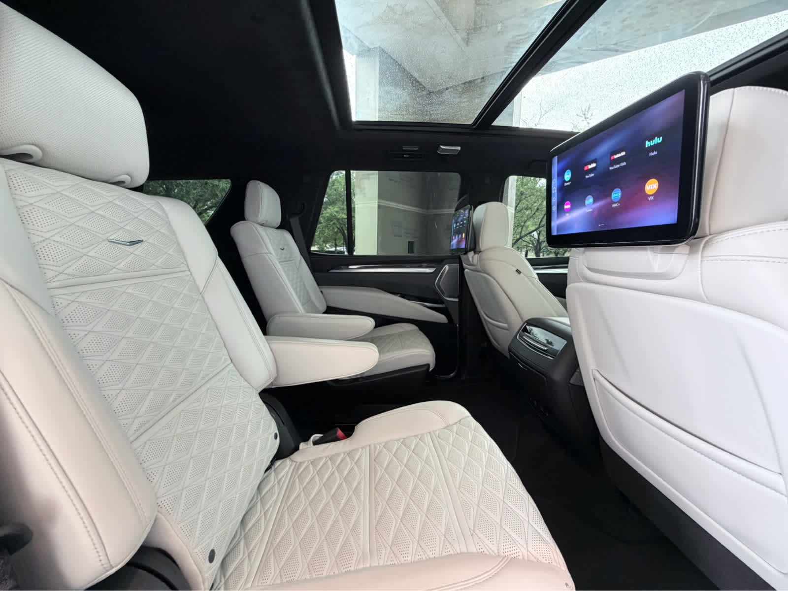 Used 2025 Crystal White Tricoat Cadillac Escalade-V image 36