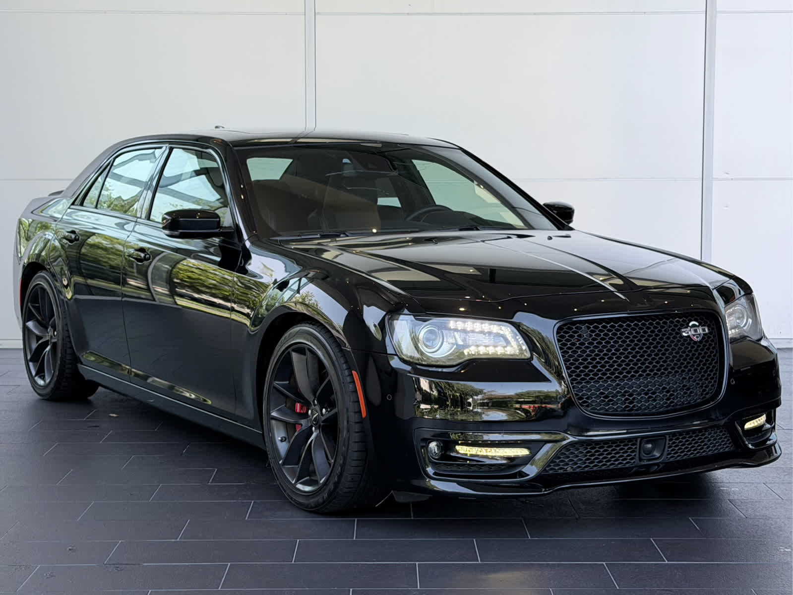 Used 2023 Gloss Black Chrysler 300C image 3