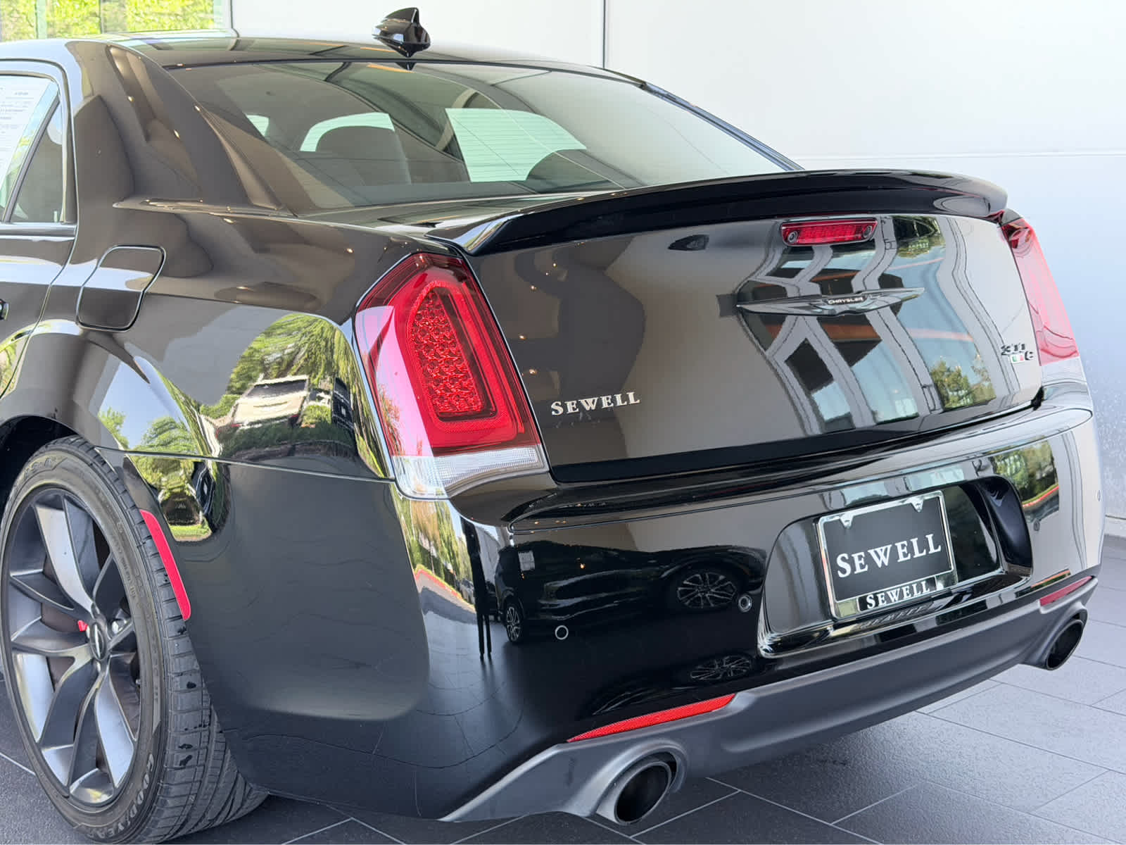 Used 2023 Gloss Black Chrysler 300C image 10