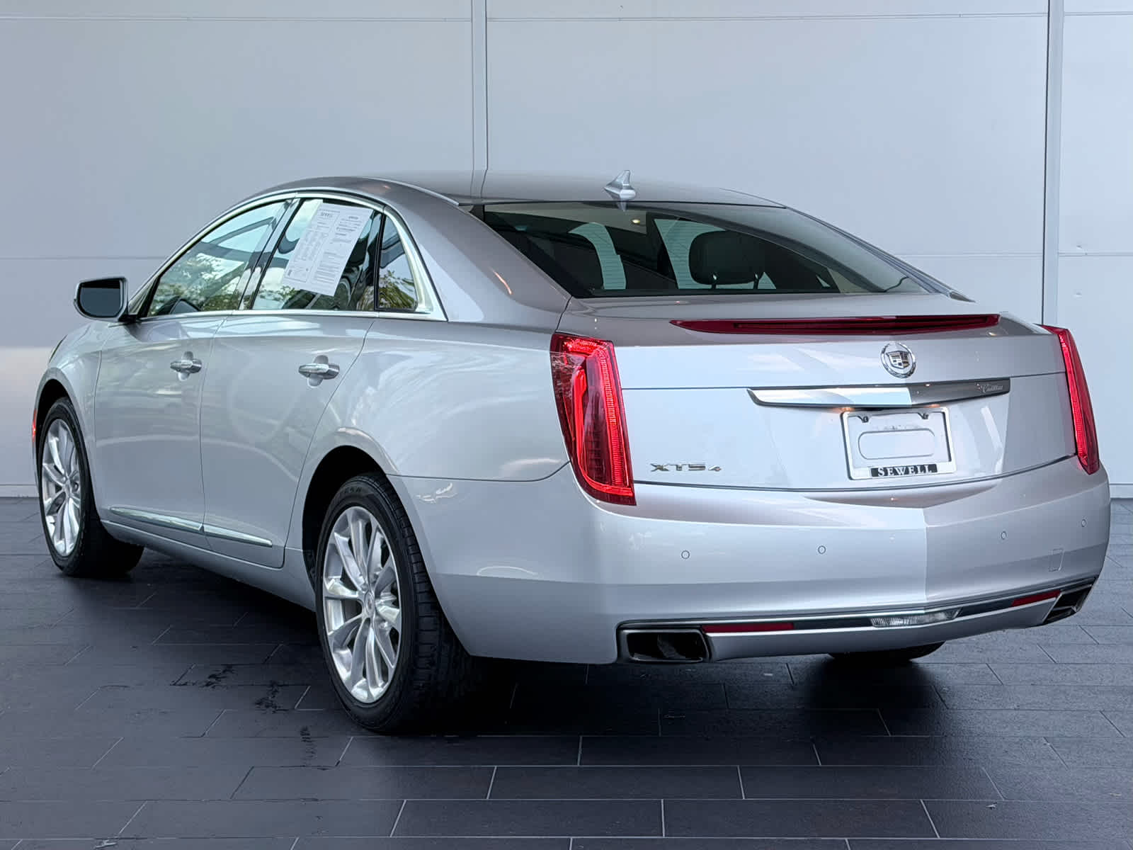 Used 2014 Radiant Silver Metallic Cadillac Luxury image 6