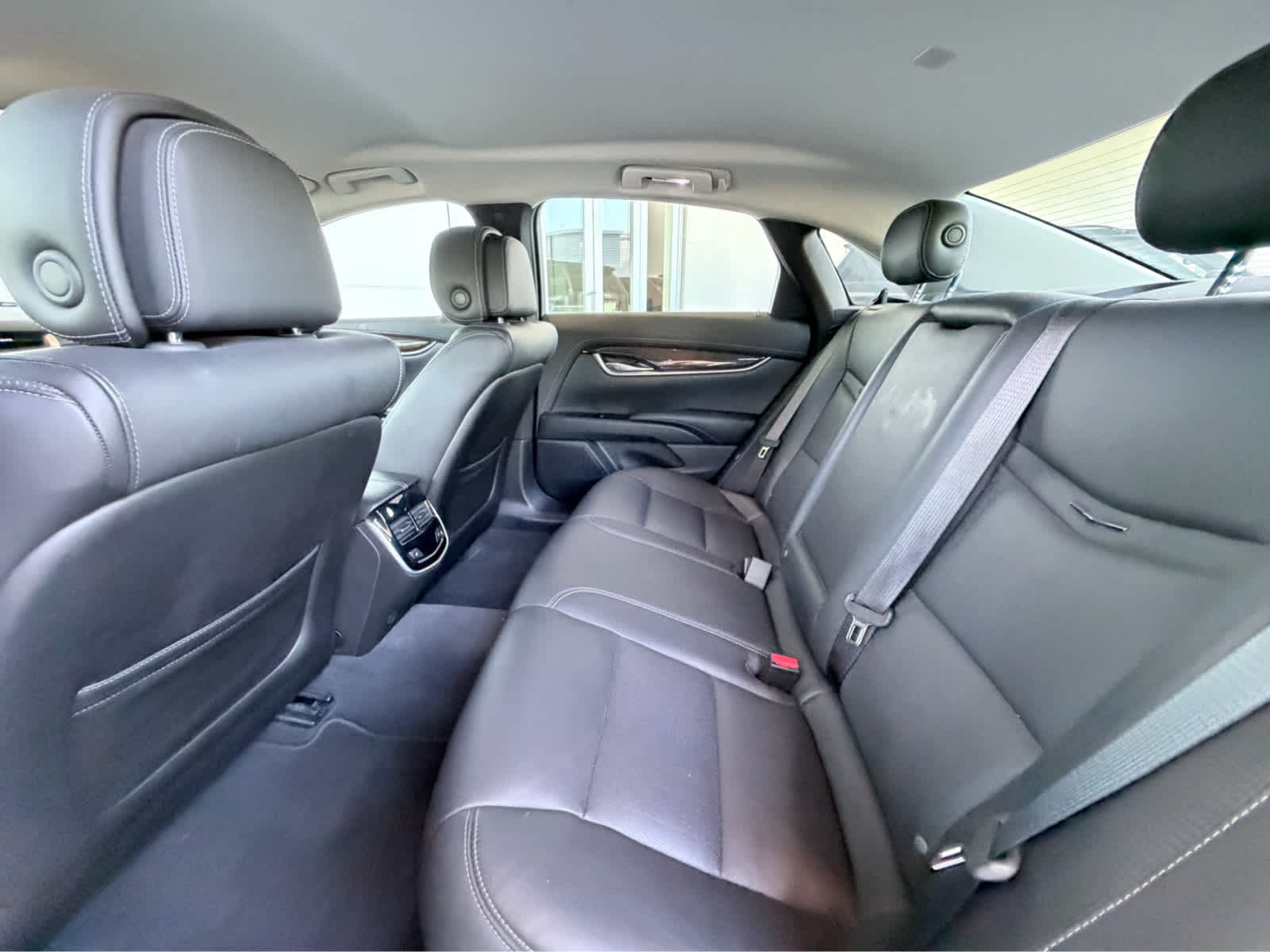 Used 2014 Radiant Silver Metallic Cadillac Luxury image 27