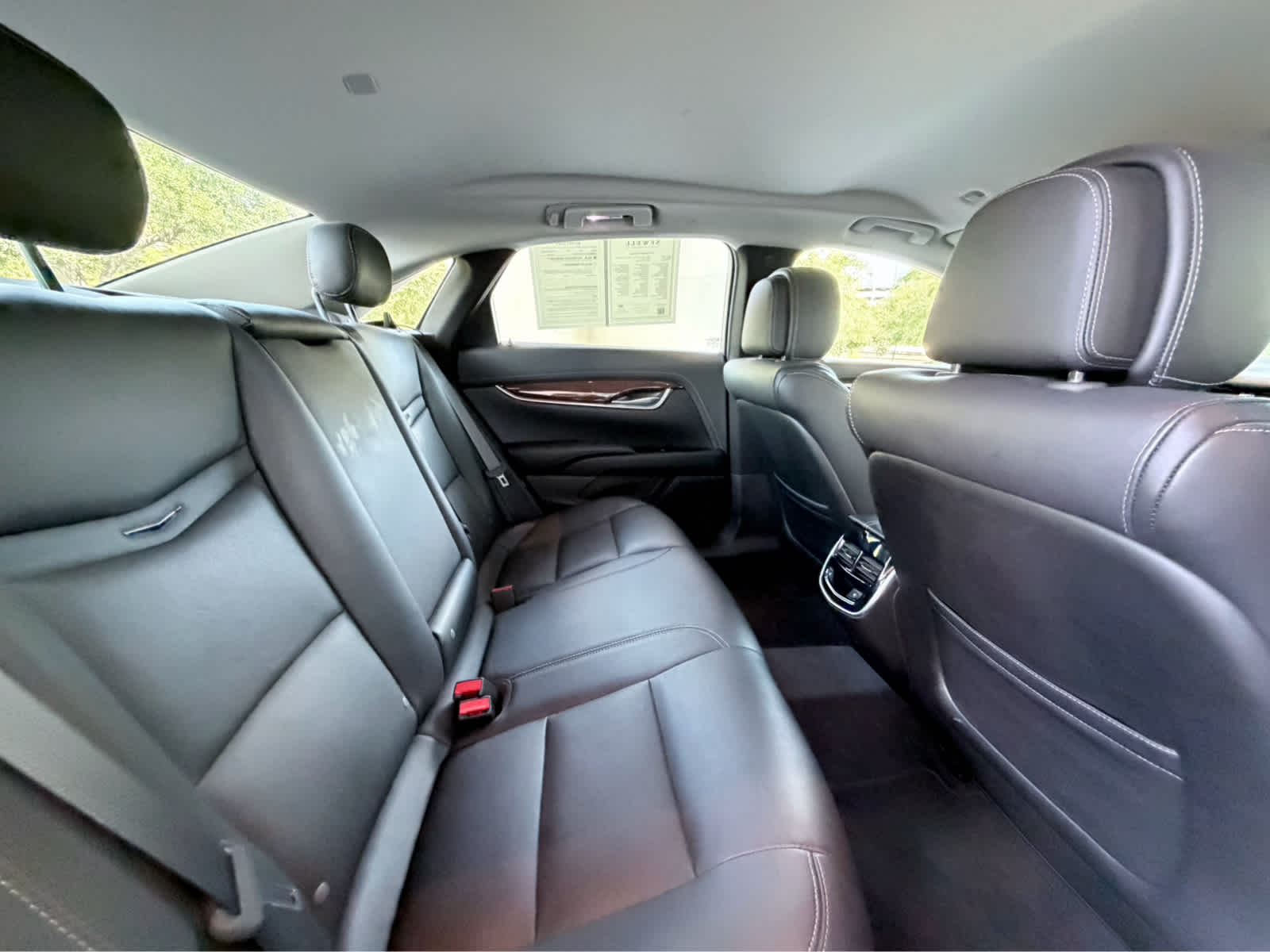 Used 2014 Radiant Silver Metallic Cadillac Luxury image 28
