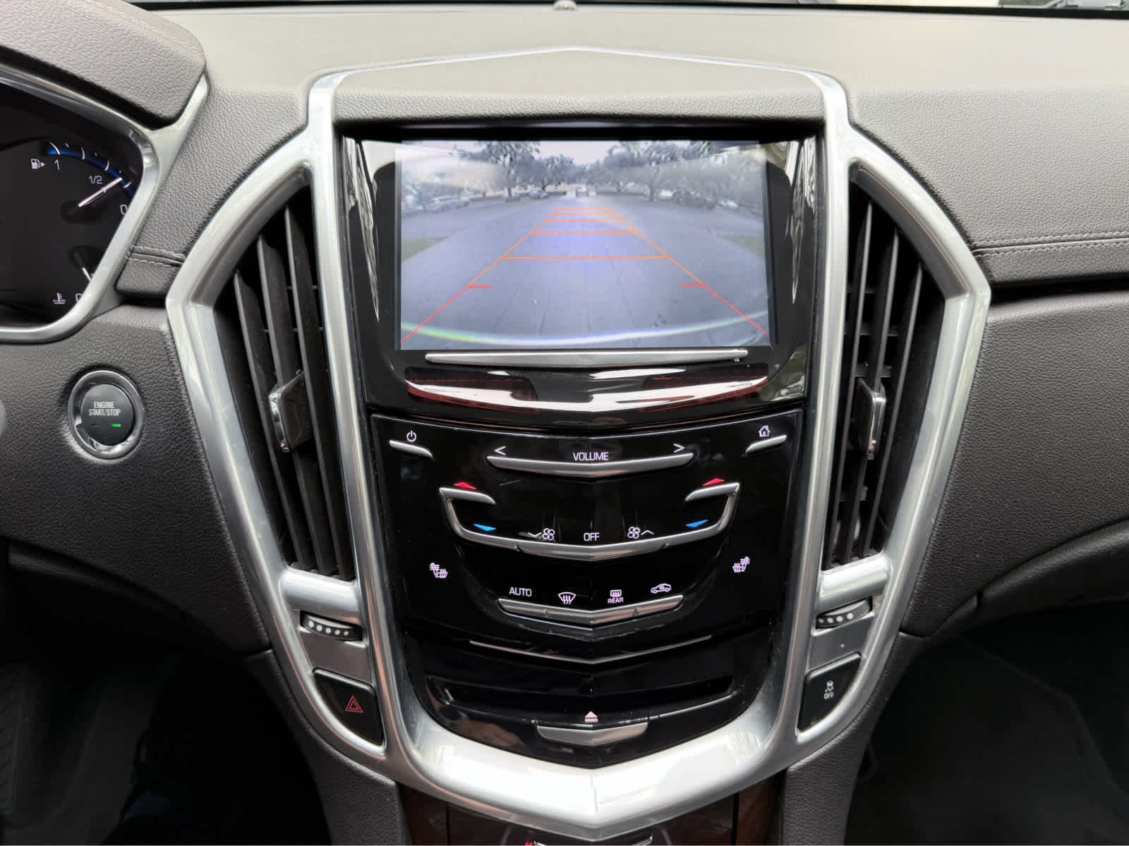 Used 2013 RADIANT SILVER METALLIC Cadillac Luxury Collection image 17