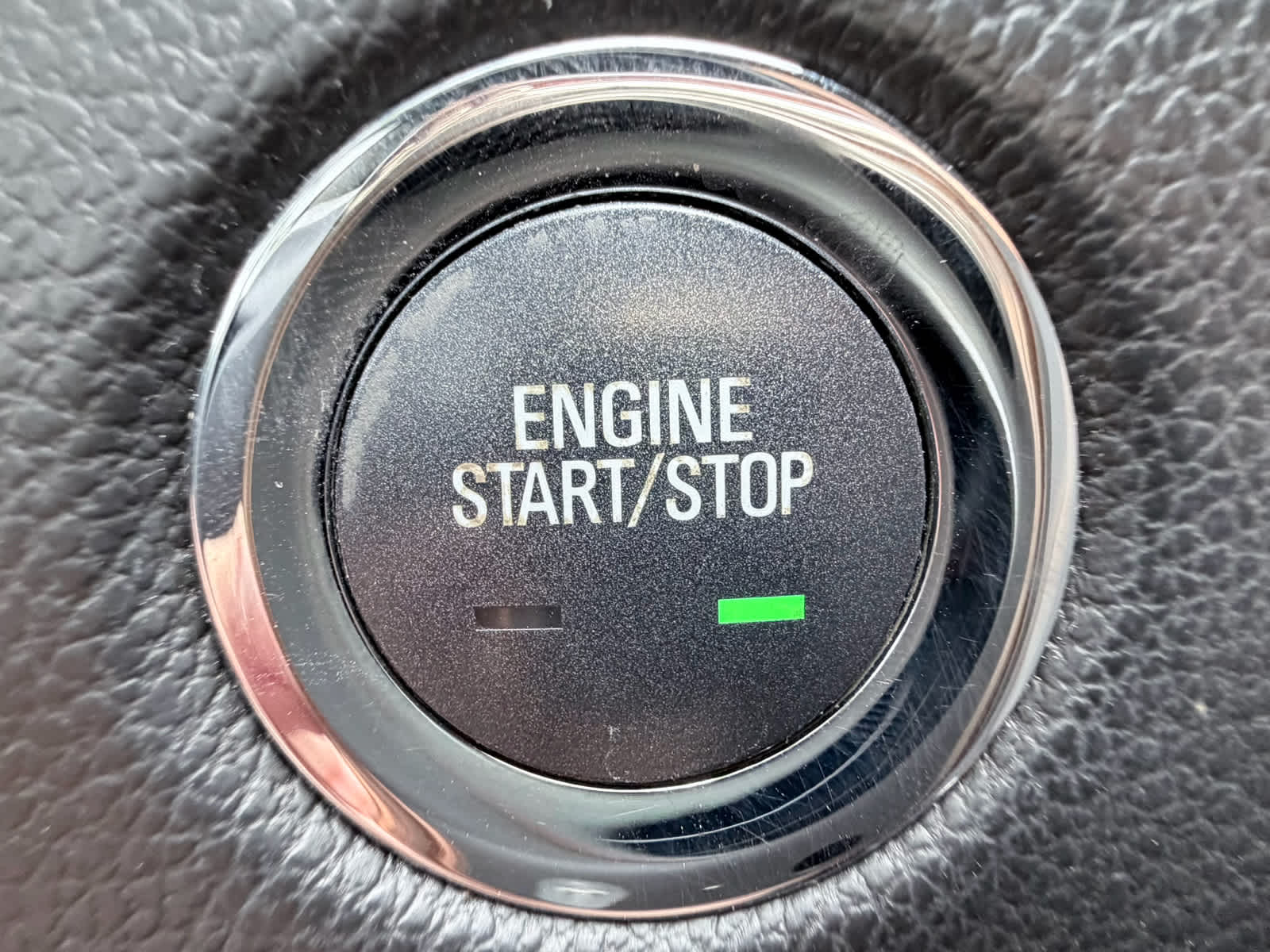 Used 2013 RADIANT SILVER METALLIC Cadillac Luxury Collection image 19