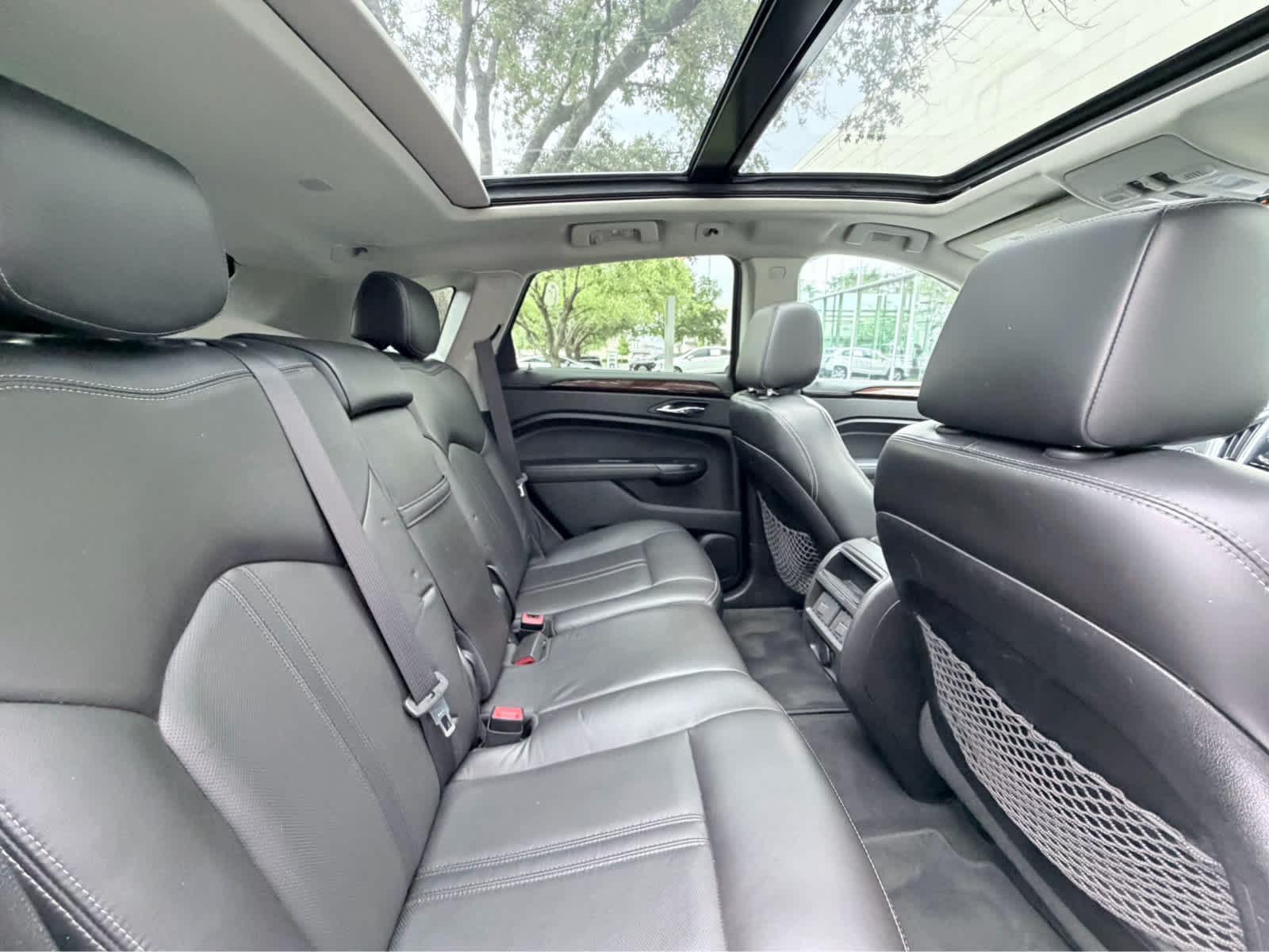 Used 2013 RADIANT SILVER METALLIC Cadillac Luxury Collection image 27