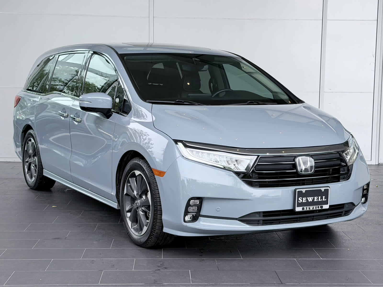 Used 2024 Sonic Gray Pearl Honda Elite image 3