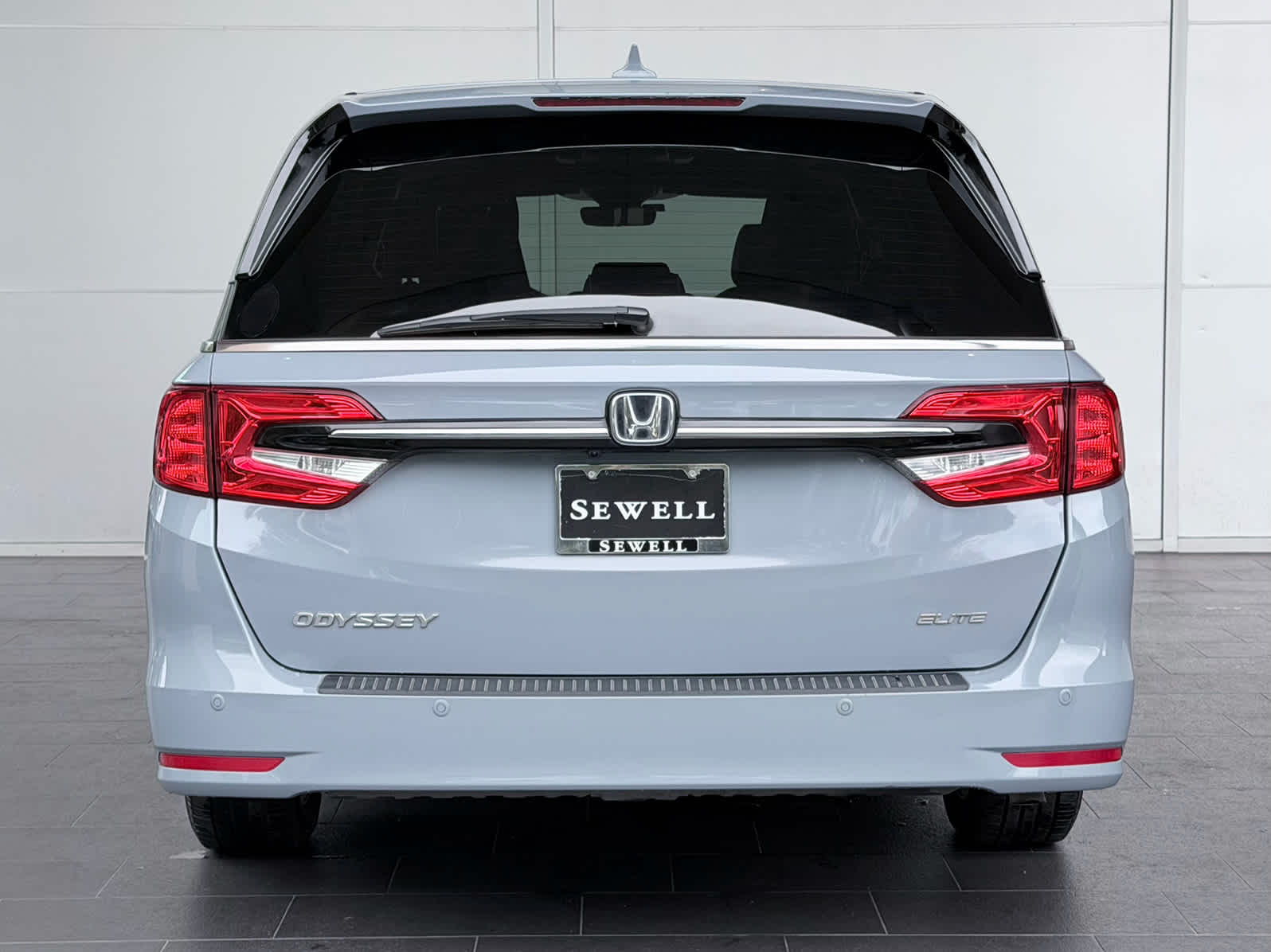 Used 2024 Sonic Gray Pearl Honda Elite image 5