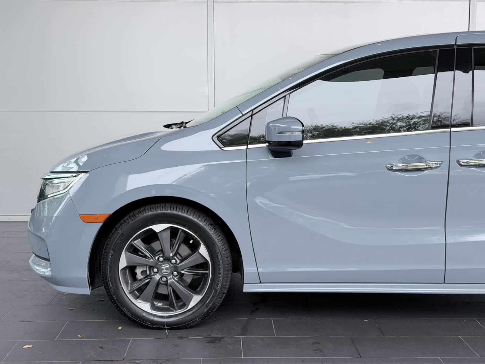 Used 2024 Sonic Gray Pearl Honda Elite image 7