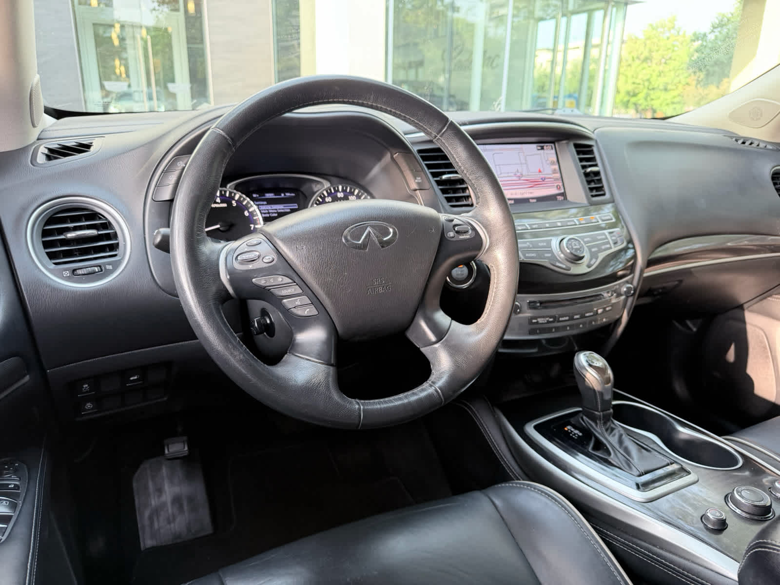 Used 2018 Majestic White INFINITI  image 13