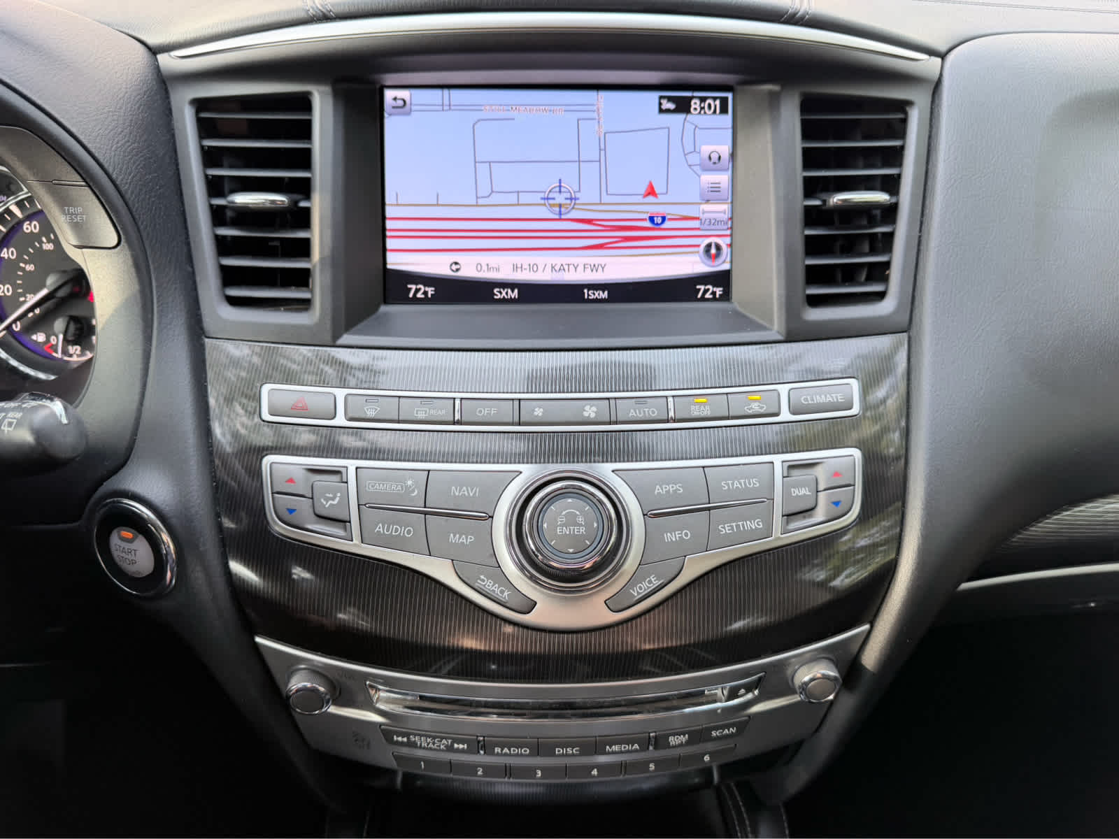 Used 2018 Majestic White INFINITI  image 18