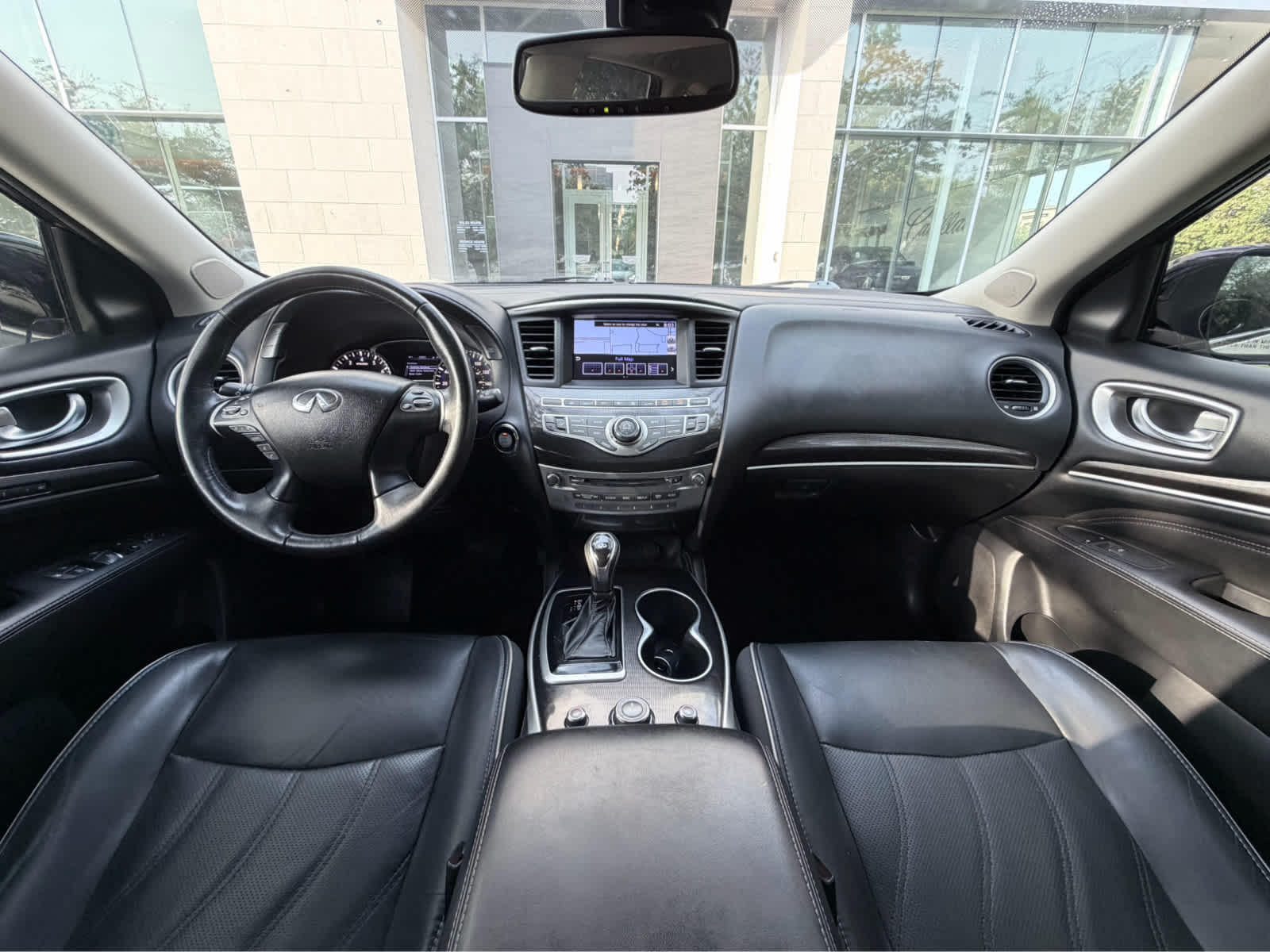 Used 2018 Majestic White INFINITI  image 24
