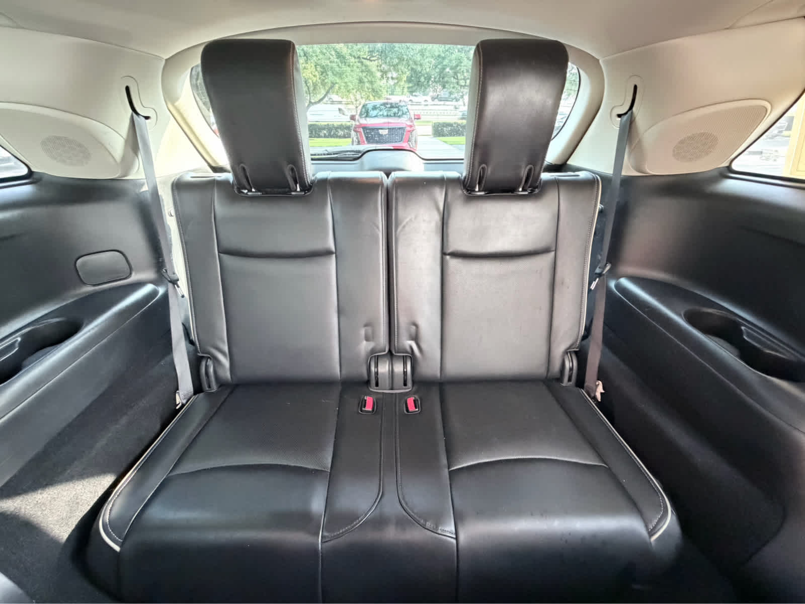 Used 2018 Majestic White INFINITI  image 29