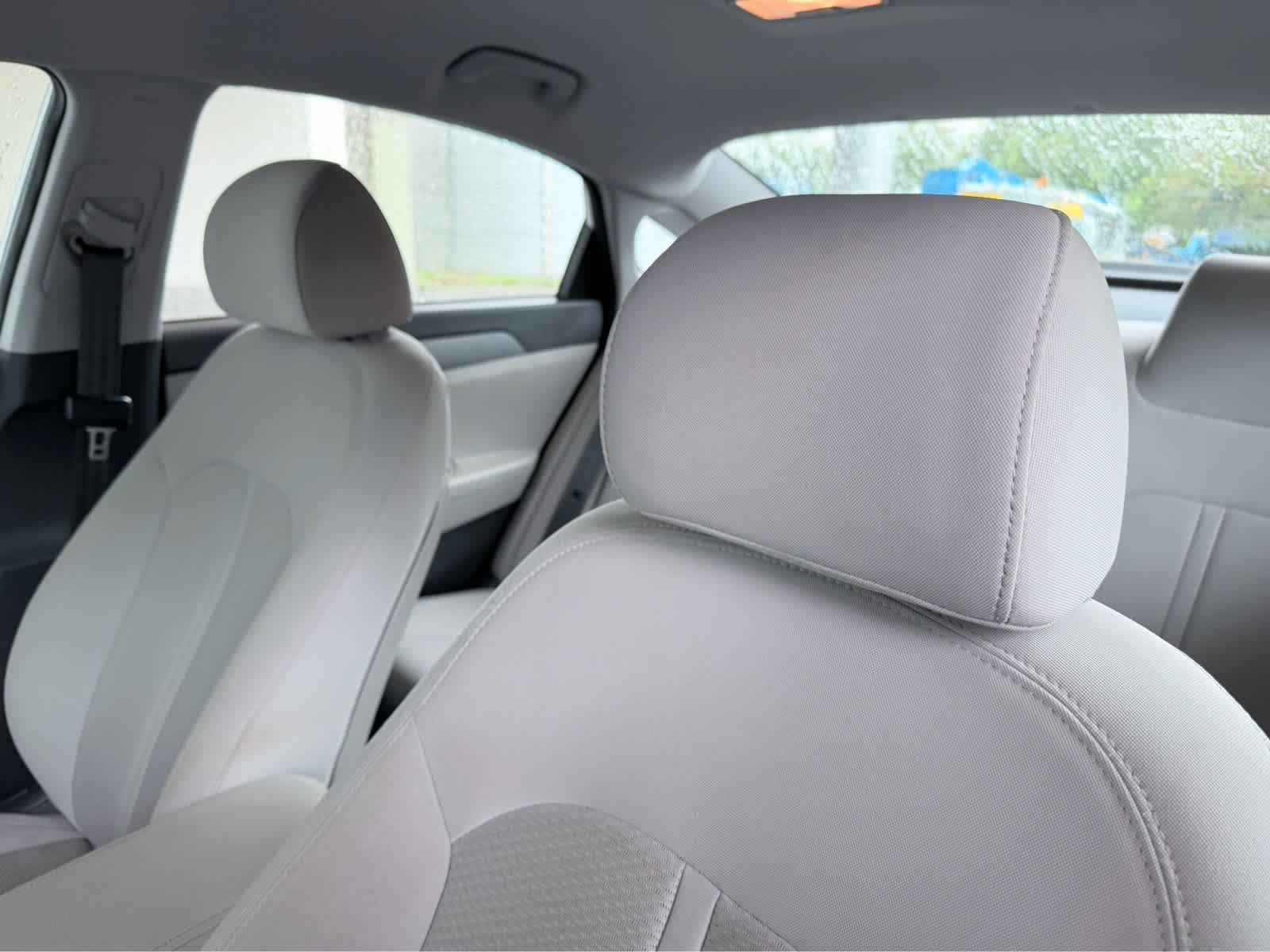 Used 2019 Quartz White Pearl Hyundai SE image 19