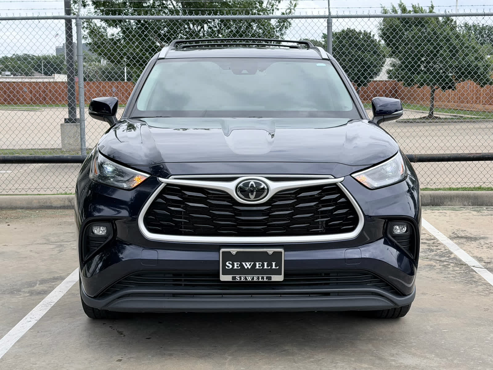 Pre-Owned 2024 Toyota Highlander LE Utility in #5412327B | Sewell