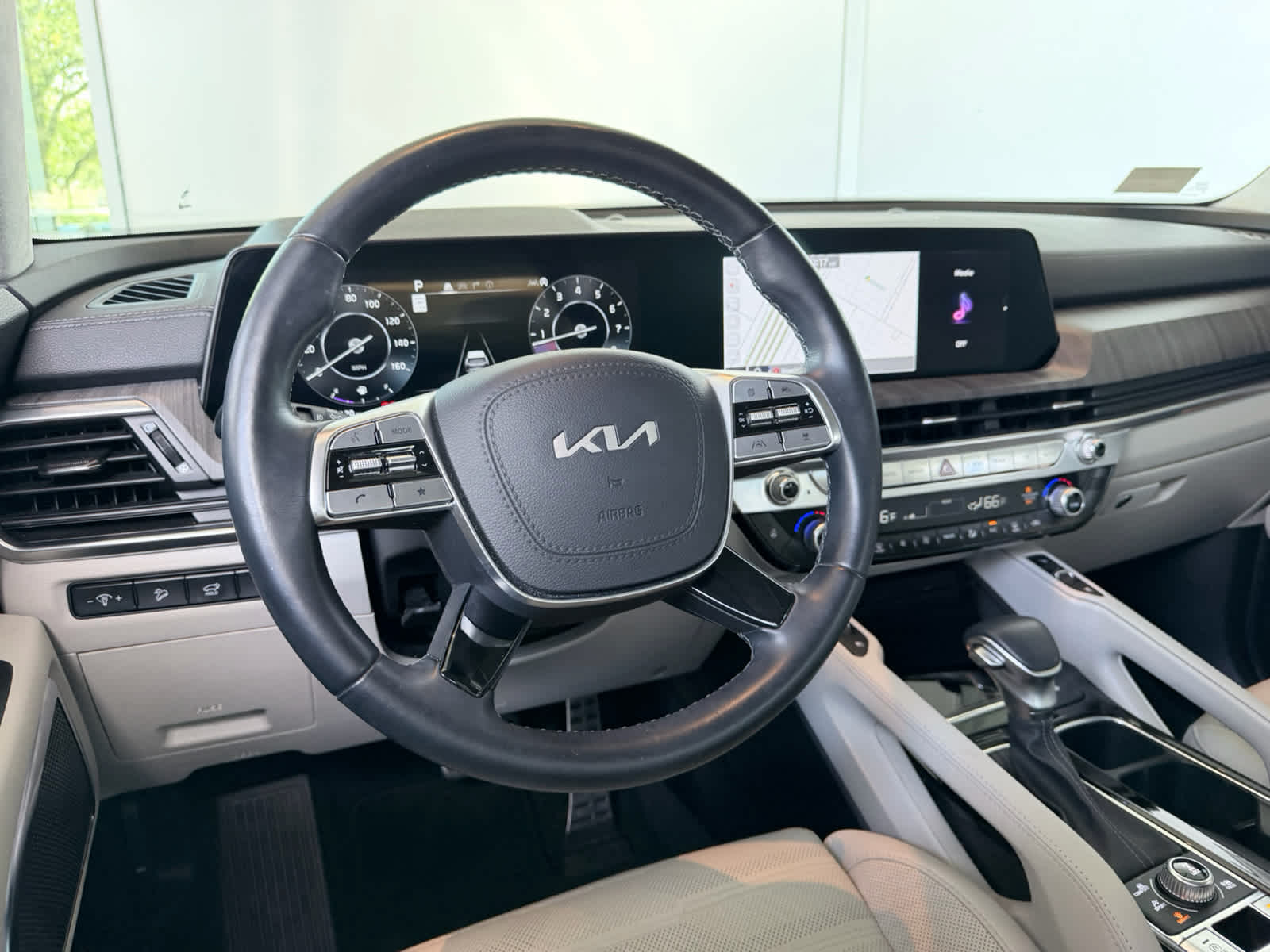 Used 2023 Glacial White Pearl Kia SX Prestige image 13