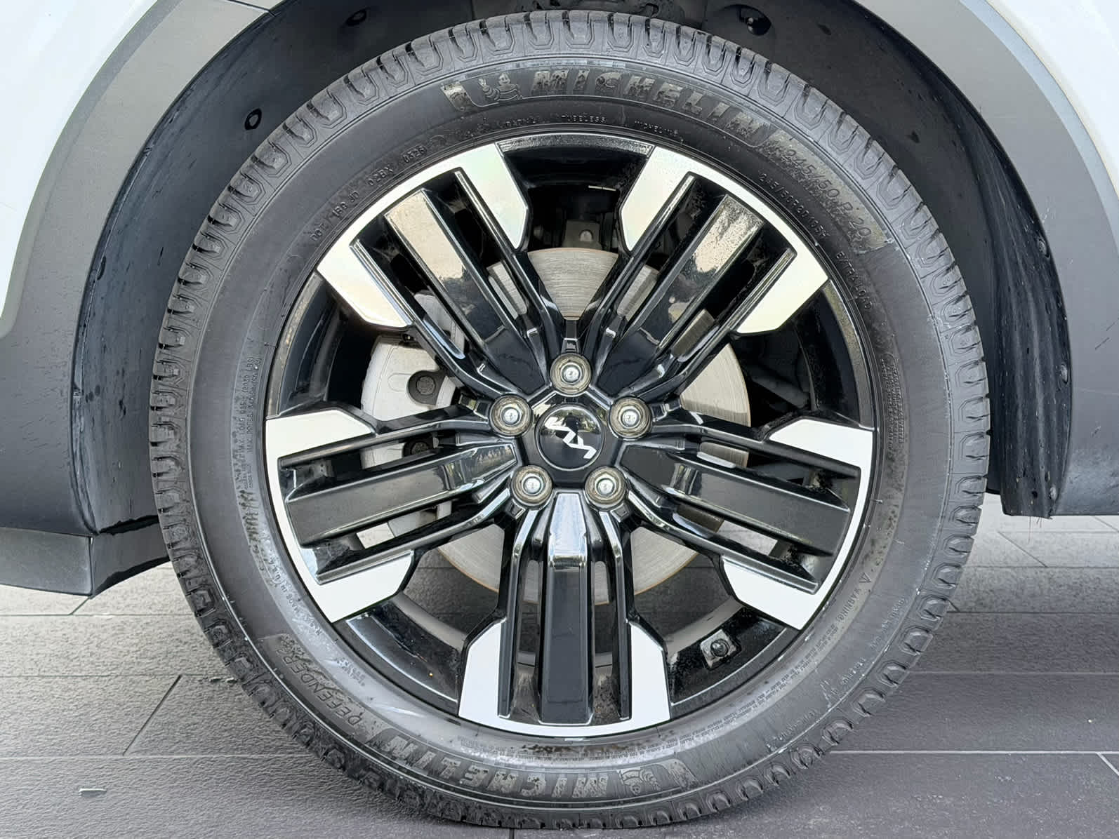 Used 2023 Glacial White Pearl Kia SX Prestige image 12