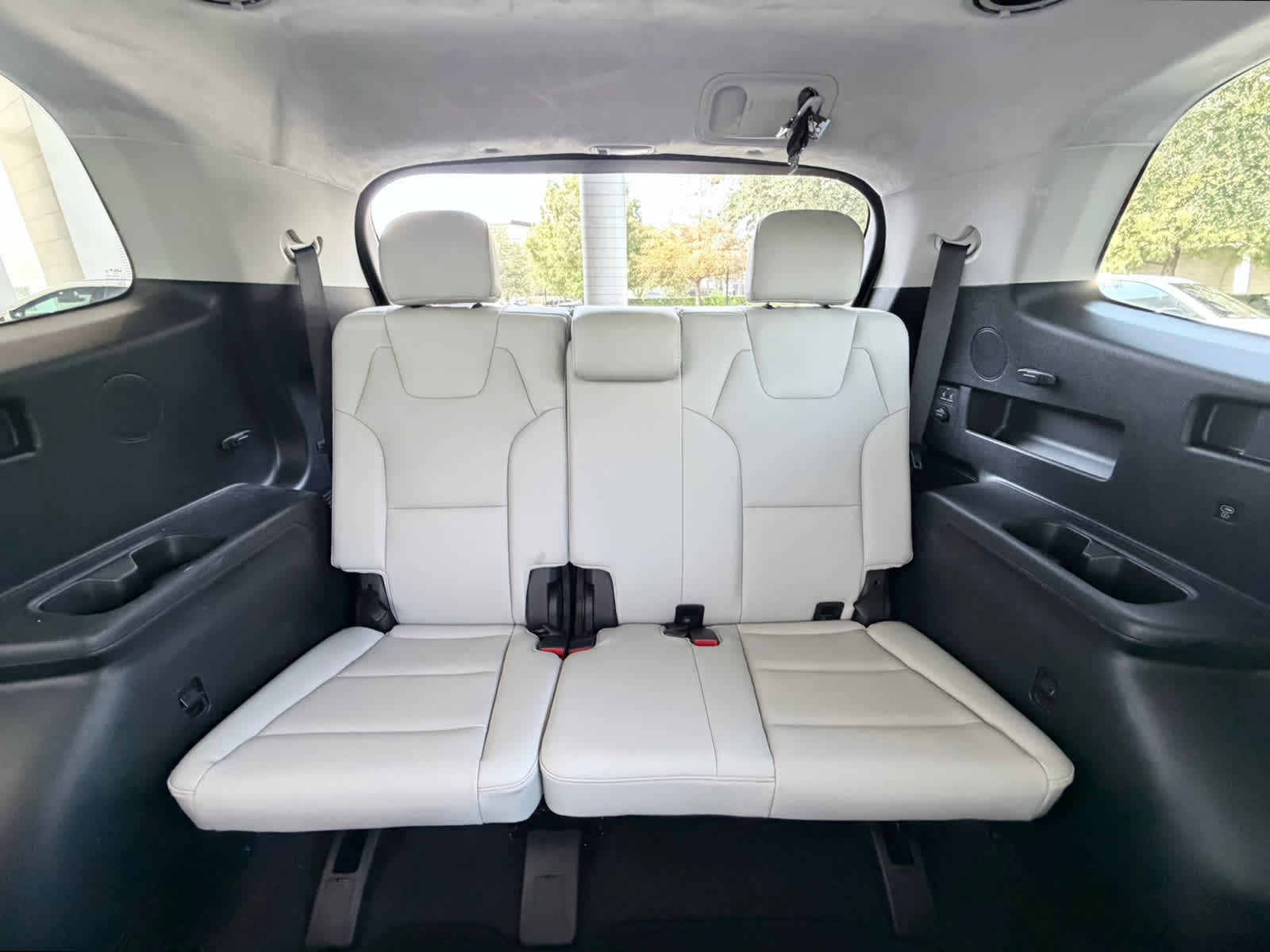 Used 2023 Glacial White Pearl Kia SX Prestige image 34
